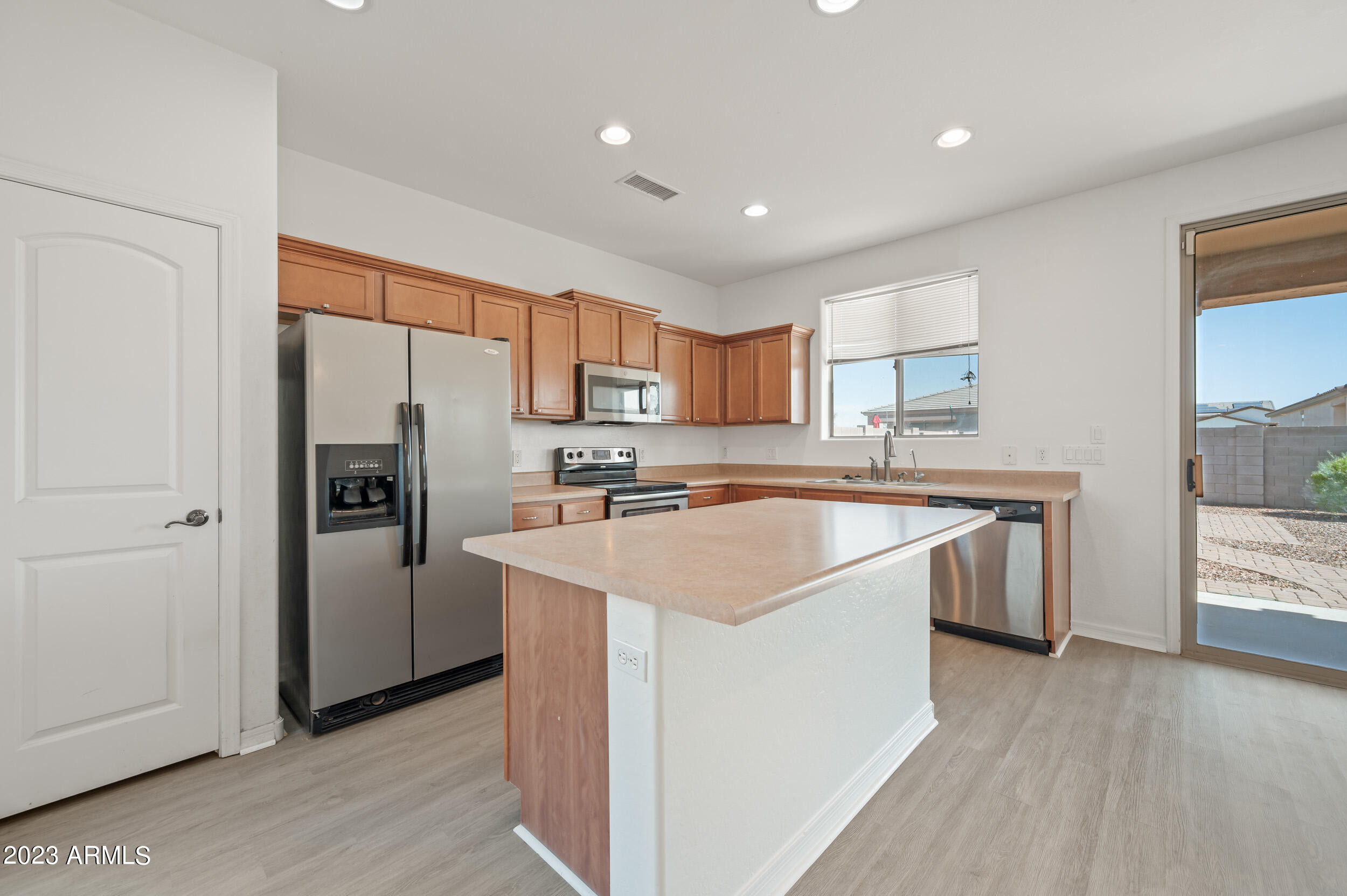 1013 W Kachina Drive