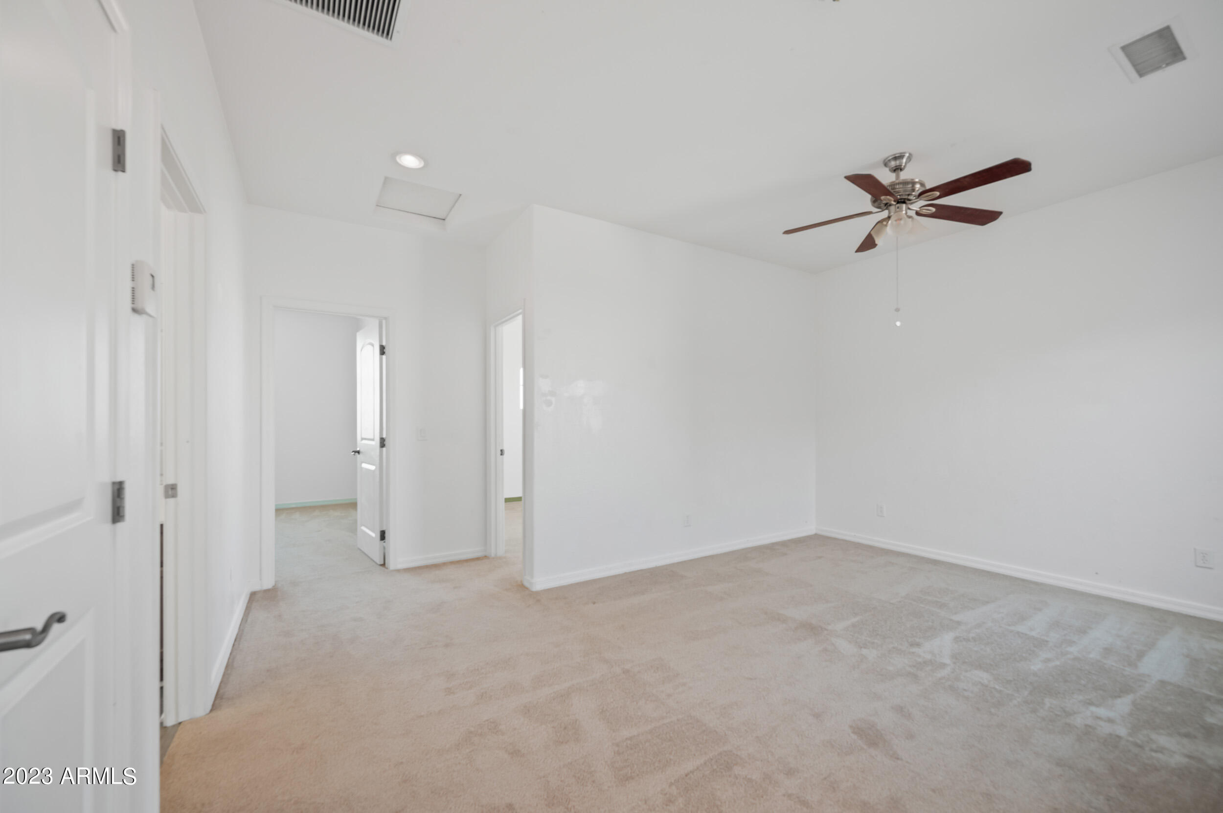 1013 W Kachina Drive