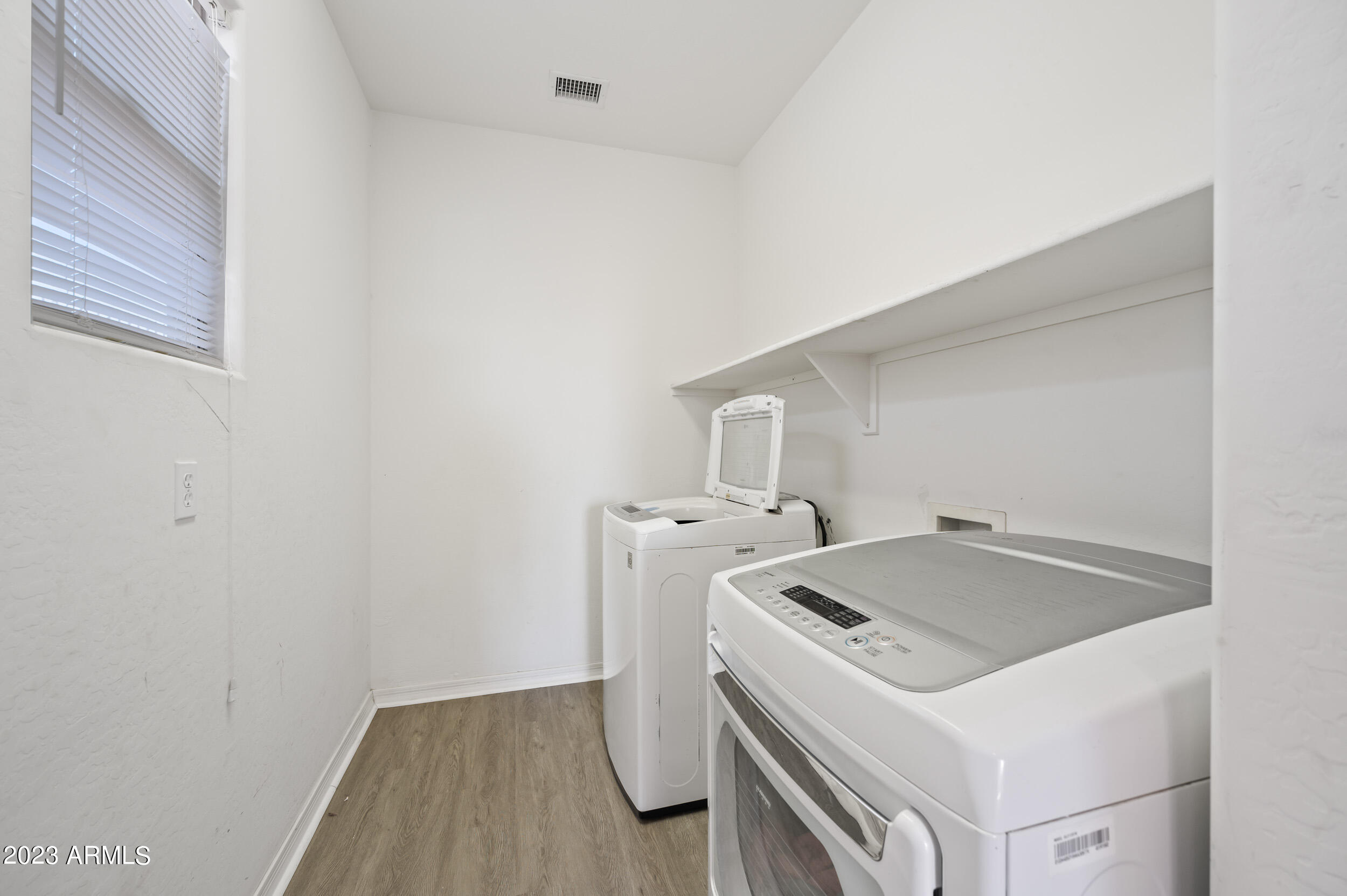 1013 W Kachina Drive