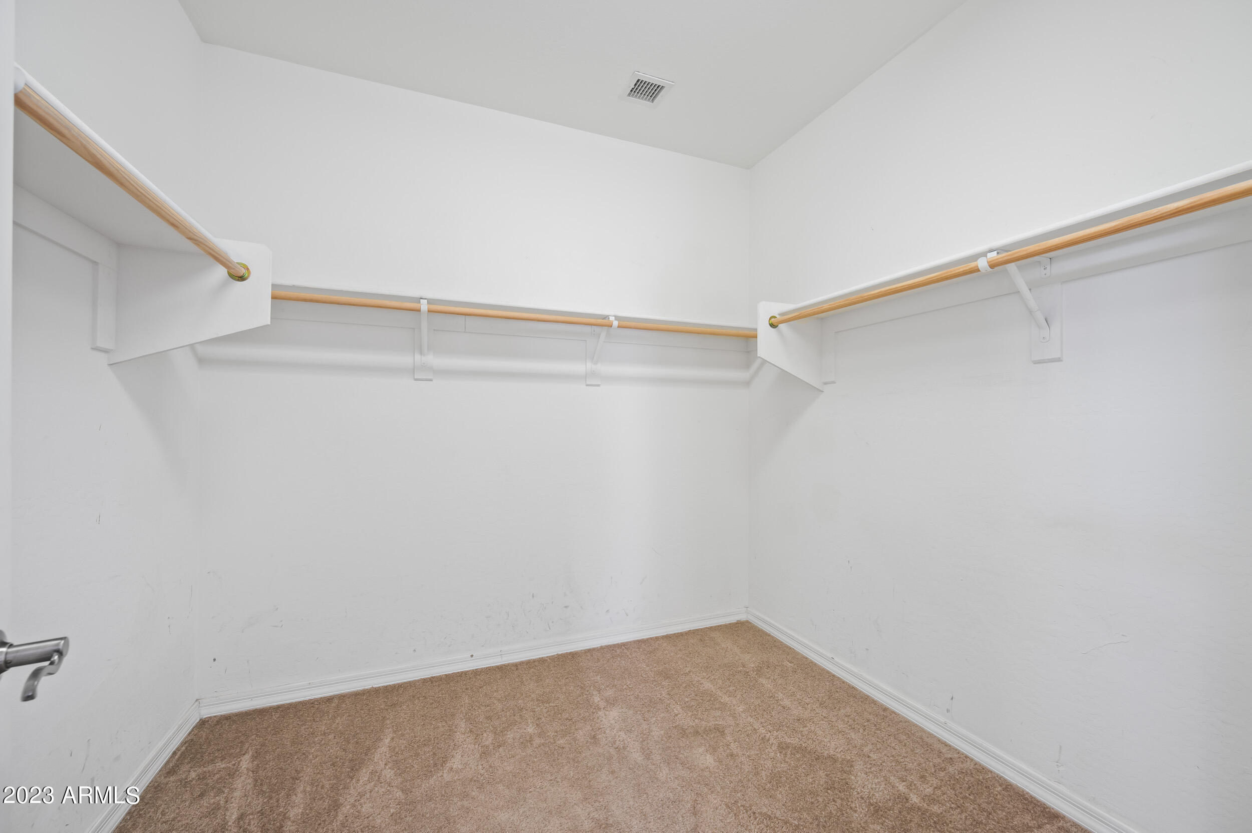 1013 W Kachina Drive