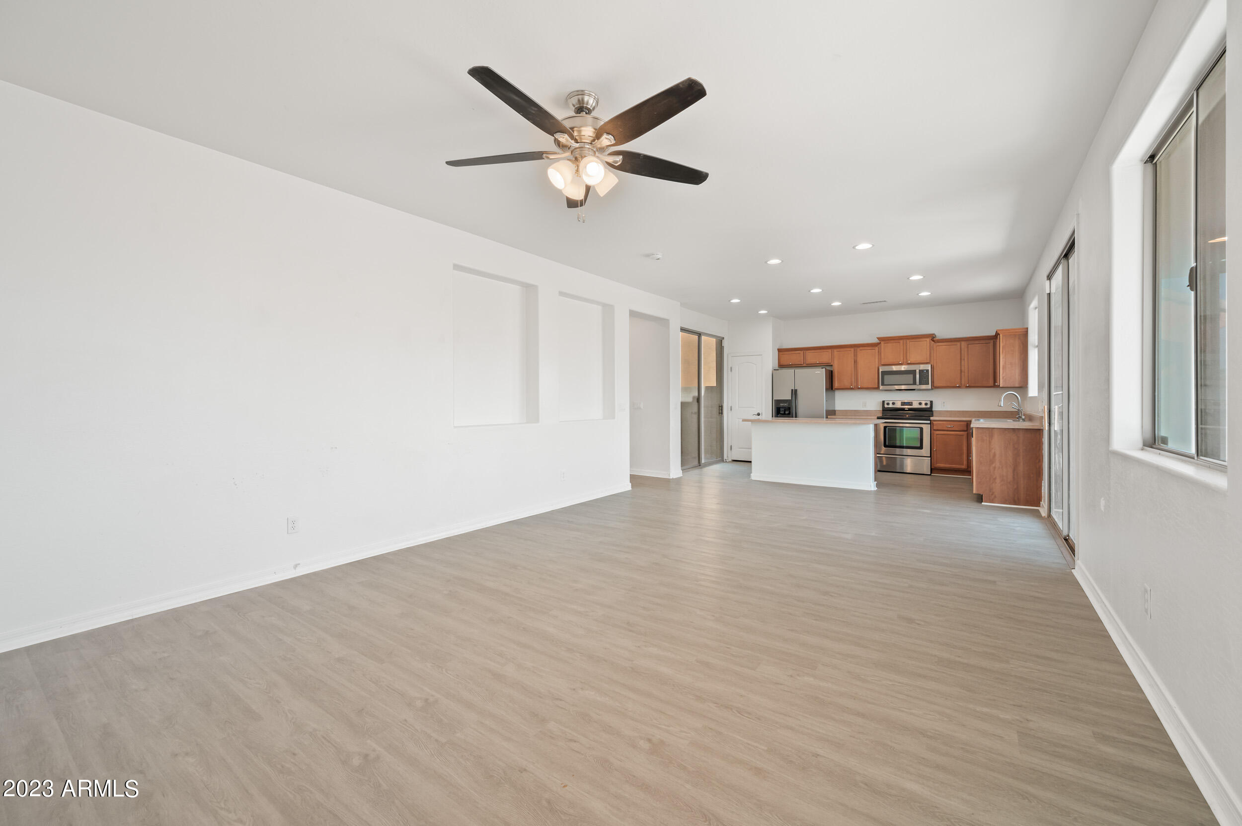 1013 W Kachina Drive