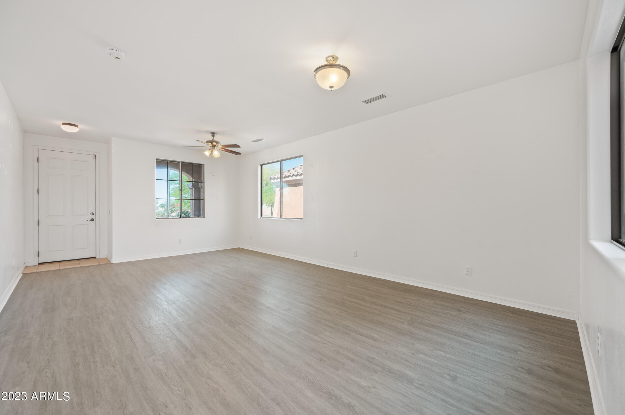 1013 W Kachina Drive