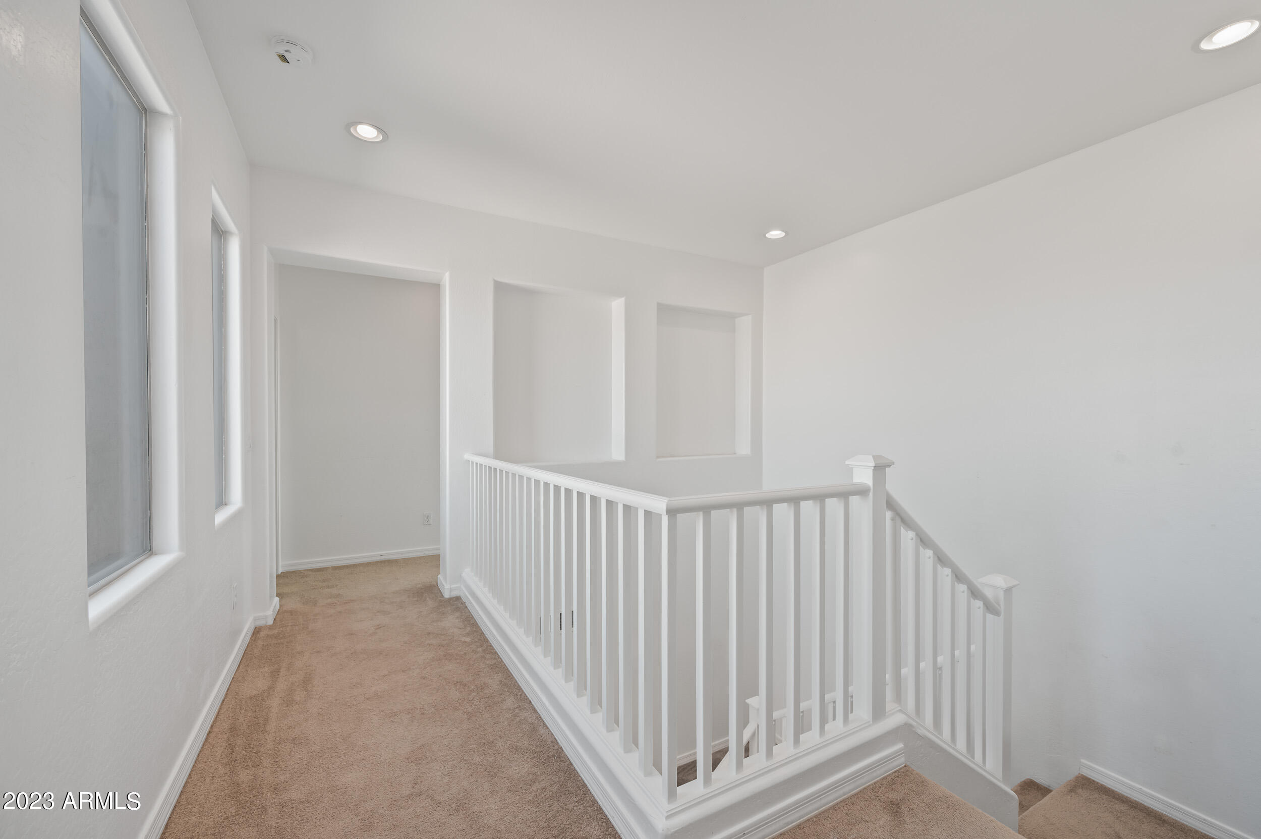 1013 W Kachina Drive