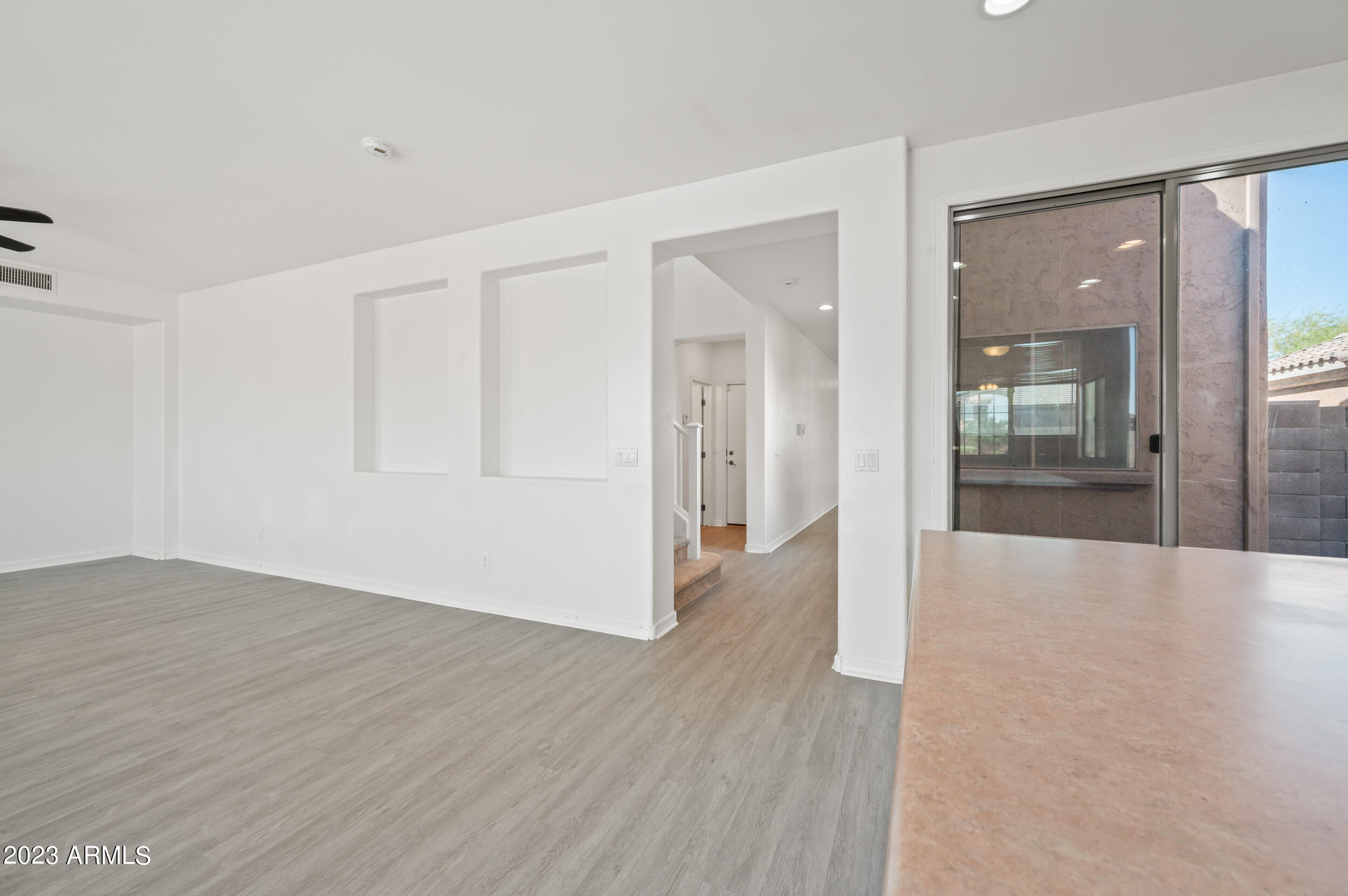 1013 W Kachina Drive