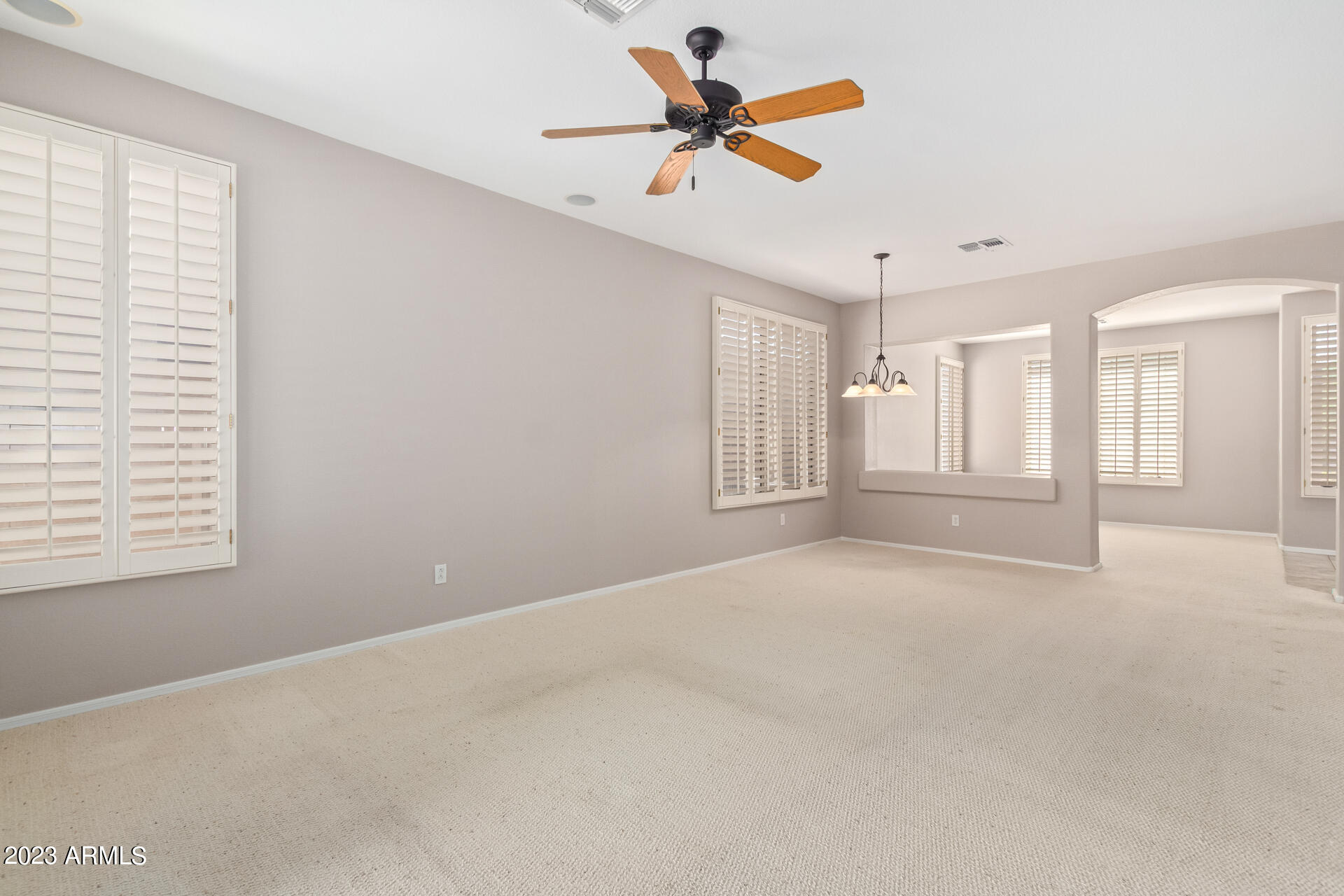 1634 W GLENHAVEN Drive