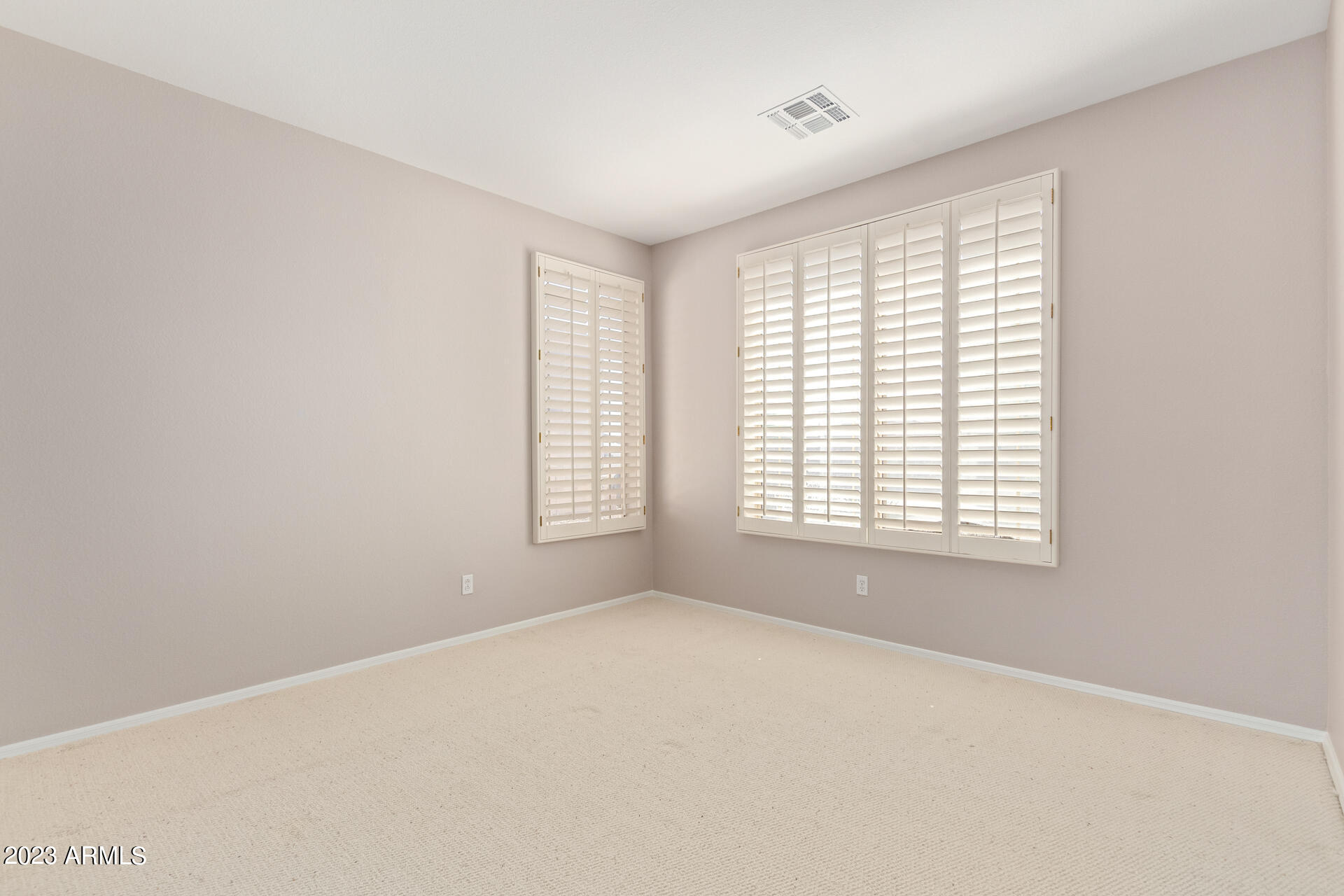 1634 W GLENHAVEN Drive