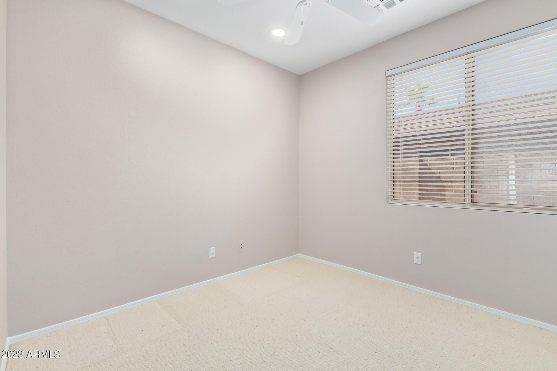 1634 W GLENHAVEN Drive