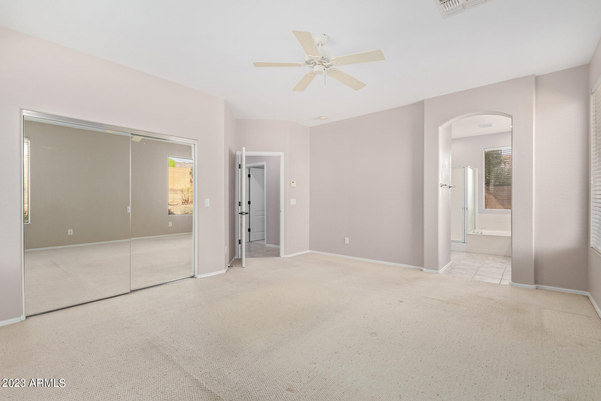 1634 W GLENHAVEN Drive