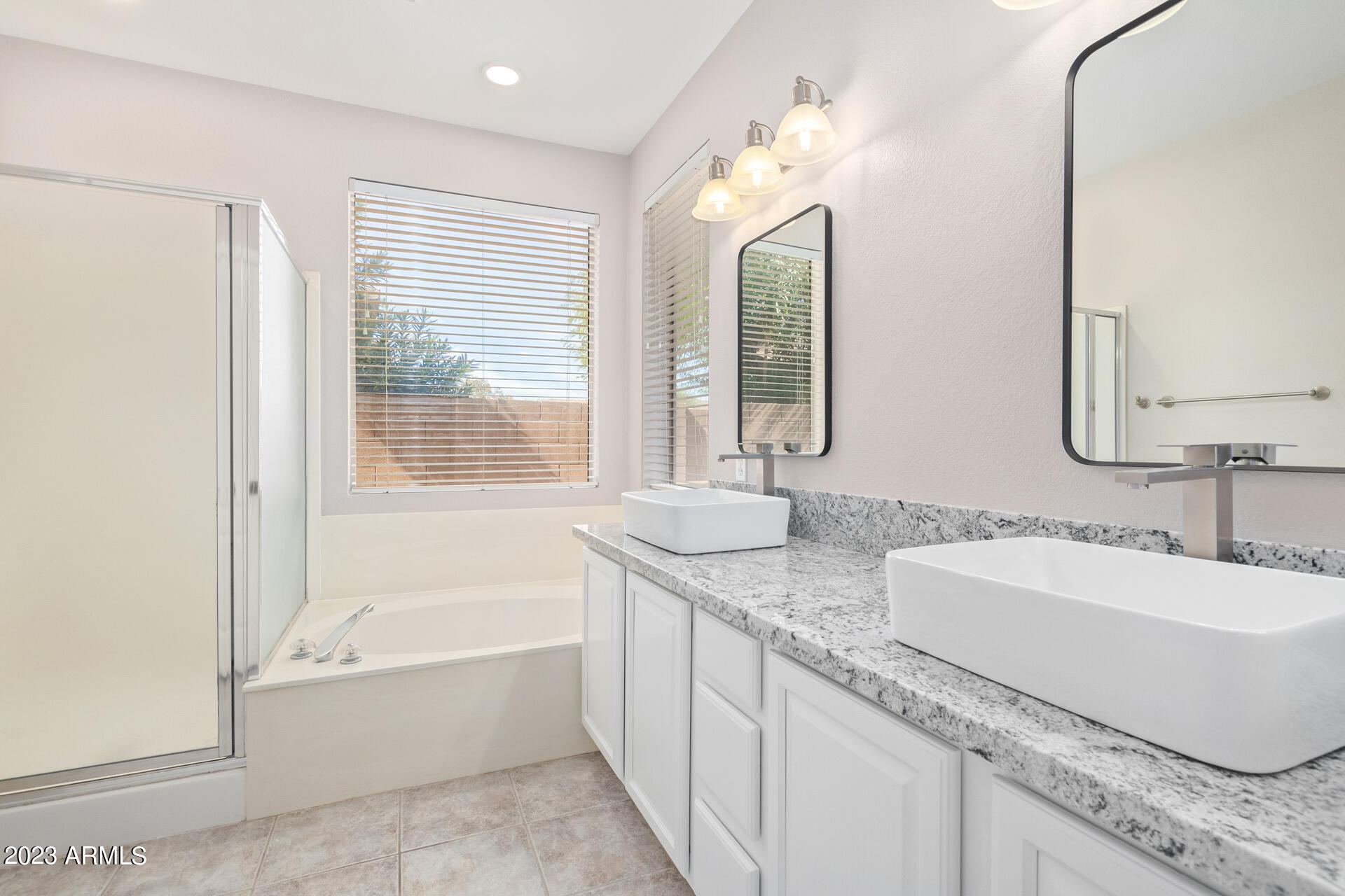 1634 W GLENHAVEN Drive