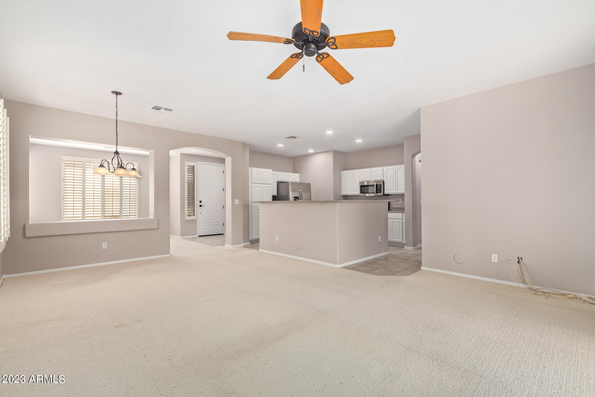 1634 W GLENHAVEN Drive