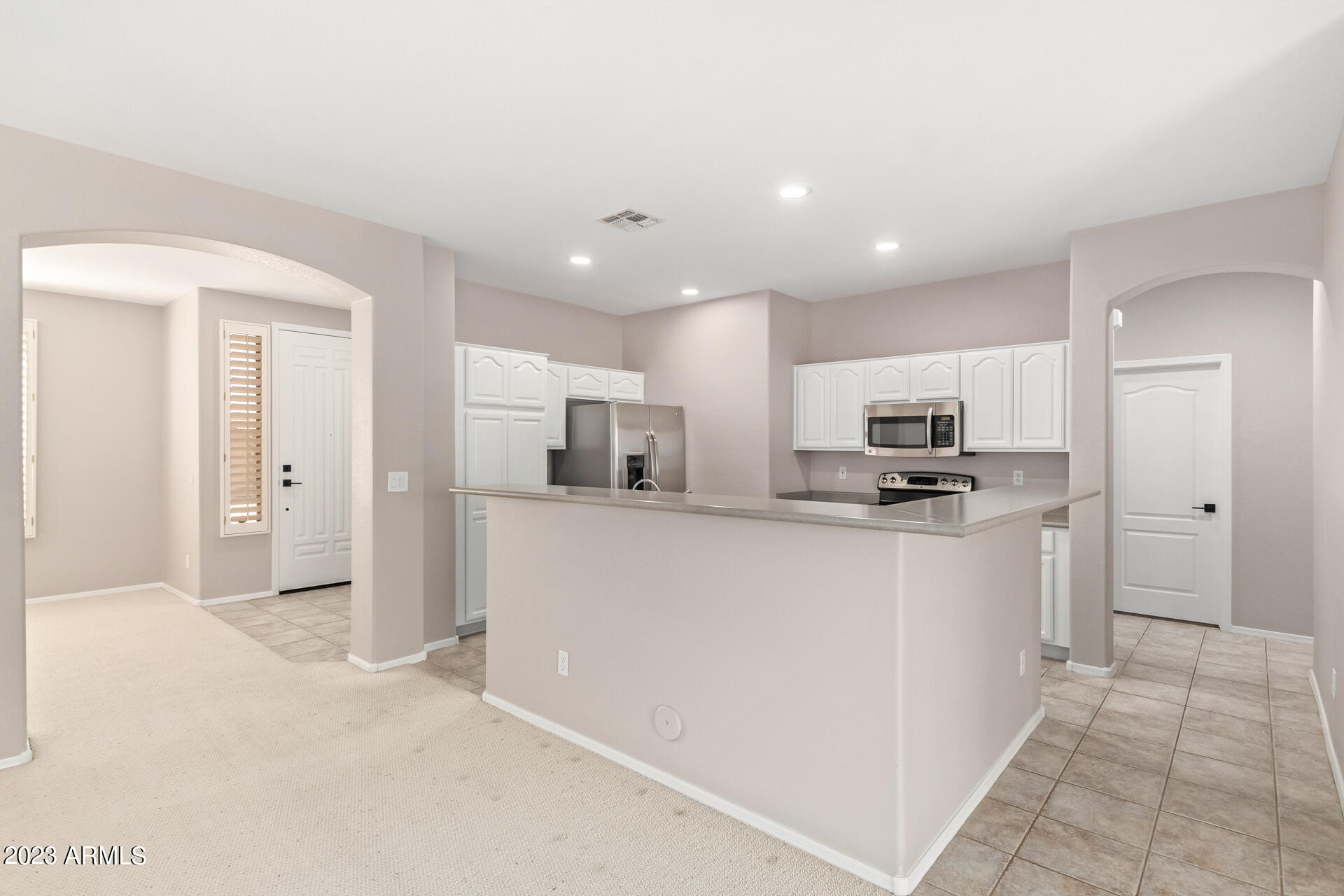 1634 W GLENHAVEN Drive