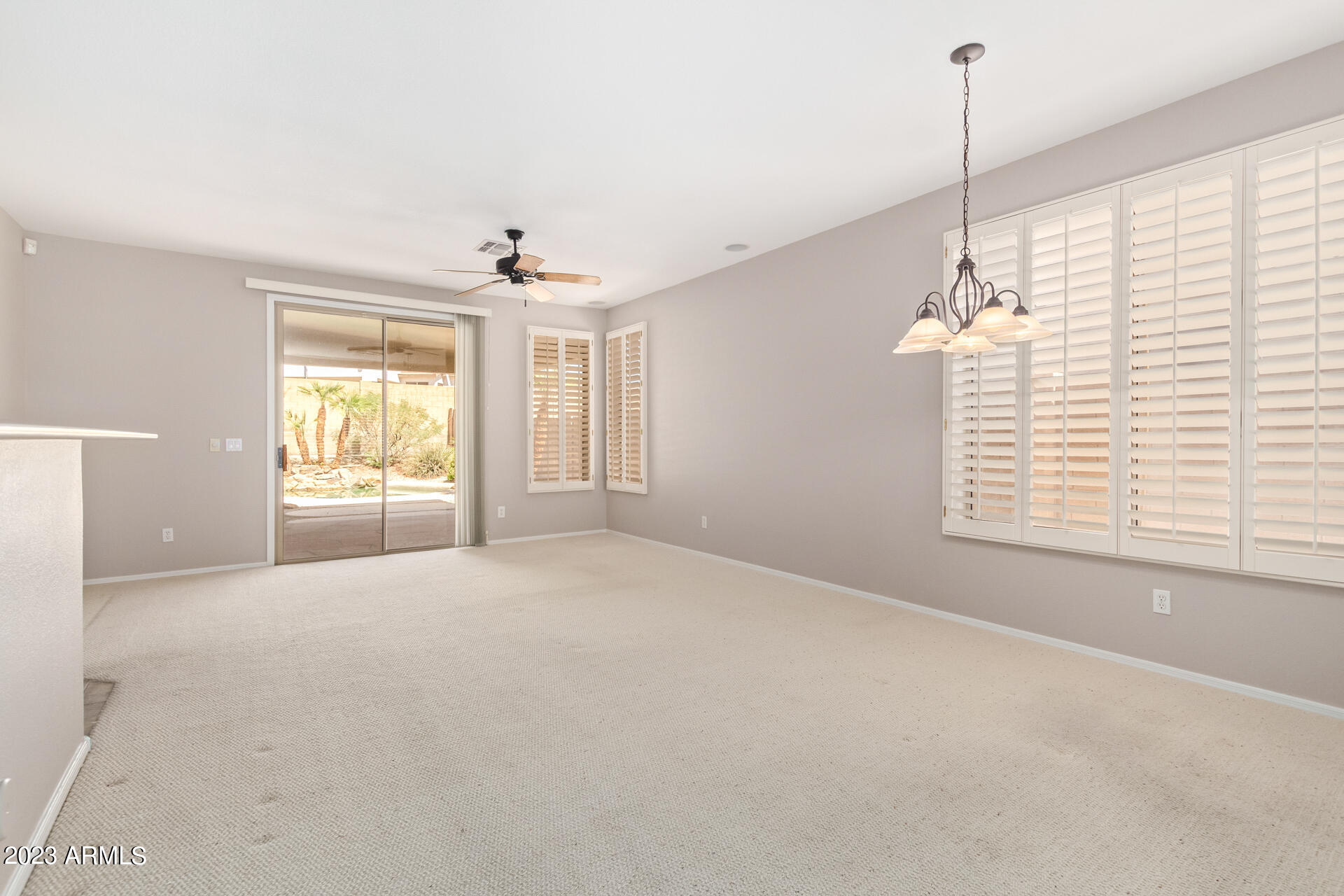 1634 W GLENHAVEN Drive