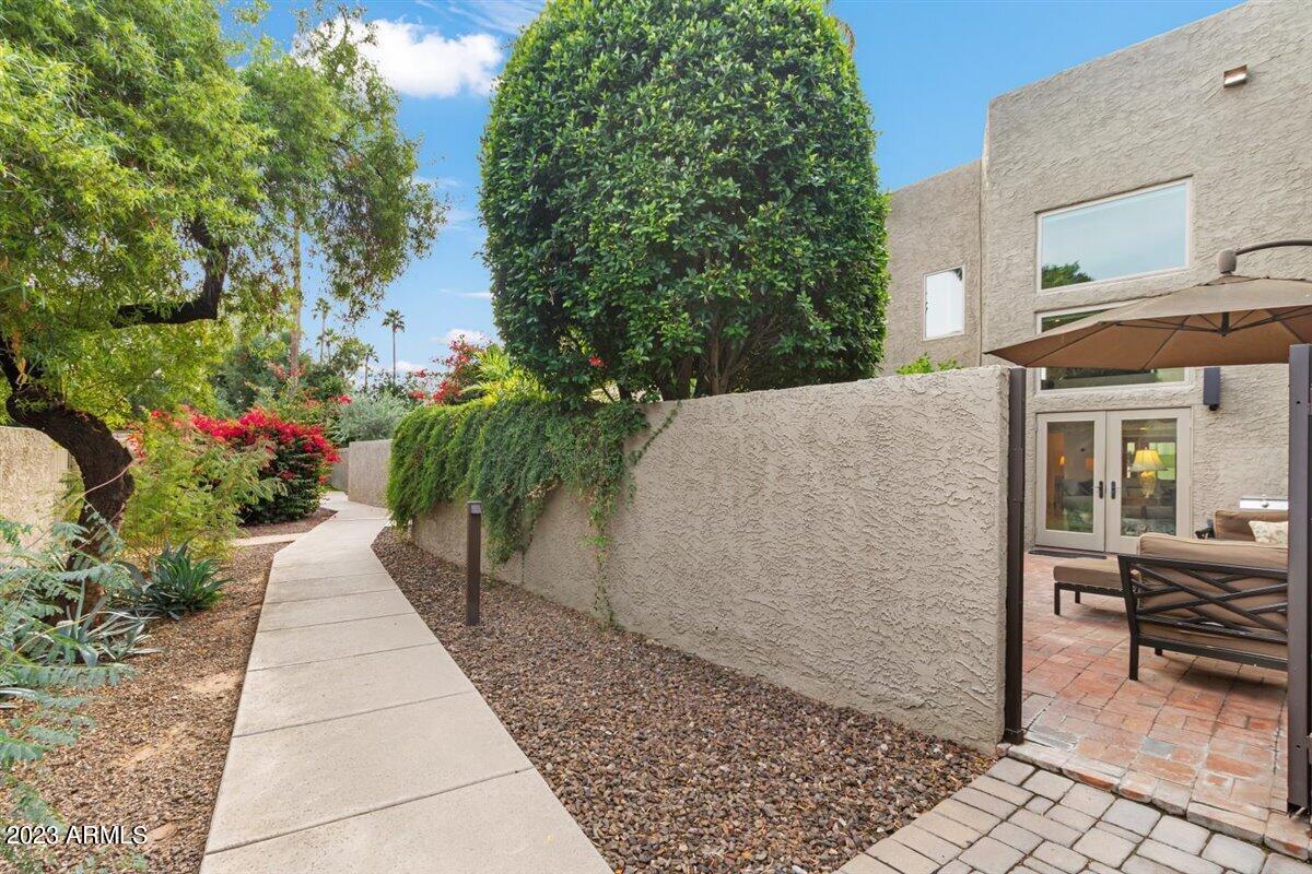 7209 E MCDONALD Drive # 15