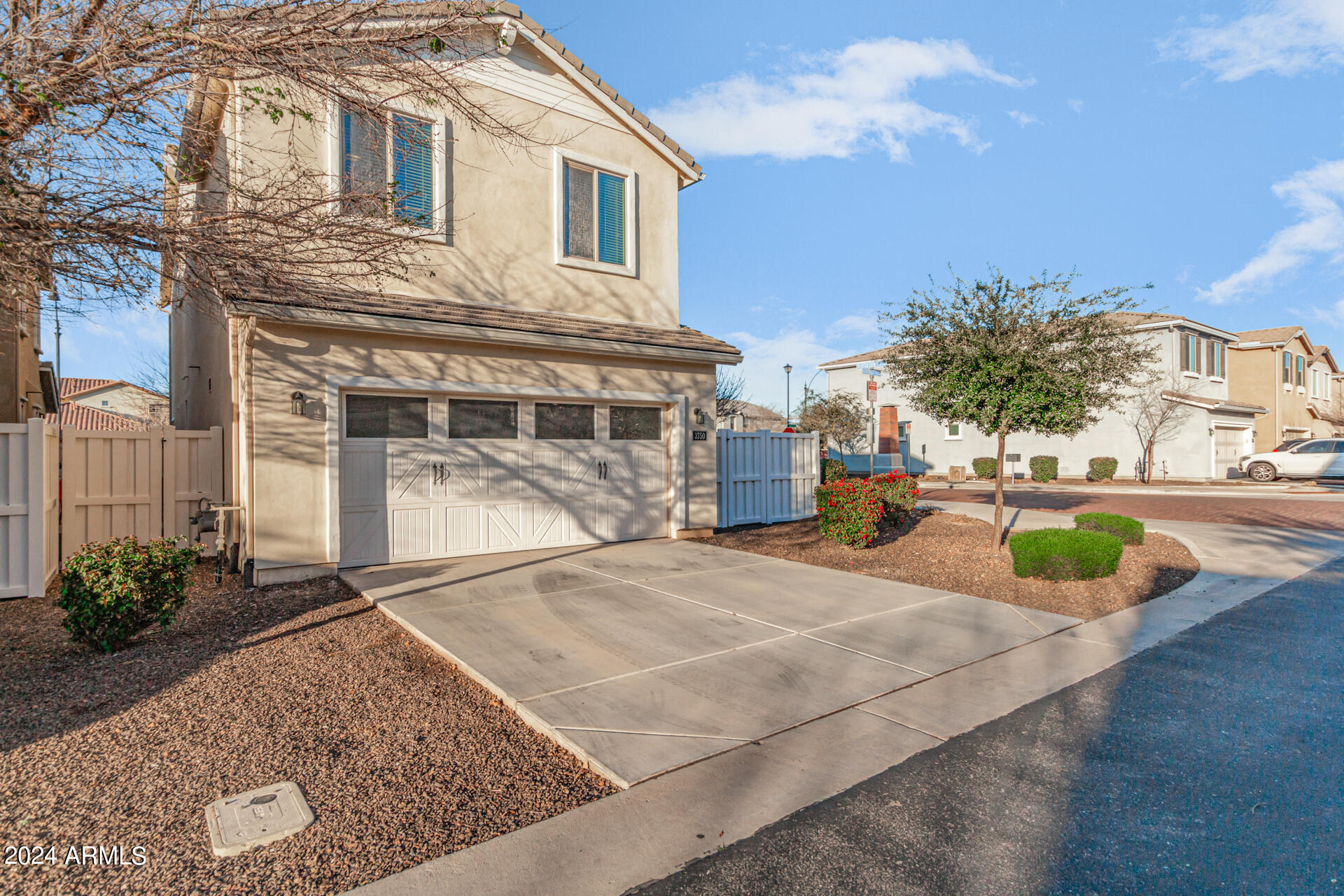 3750 E ROBERT Street