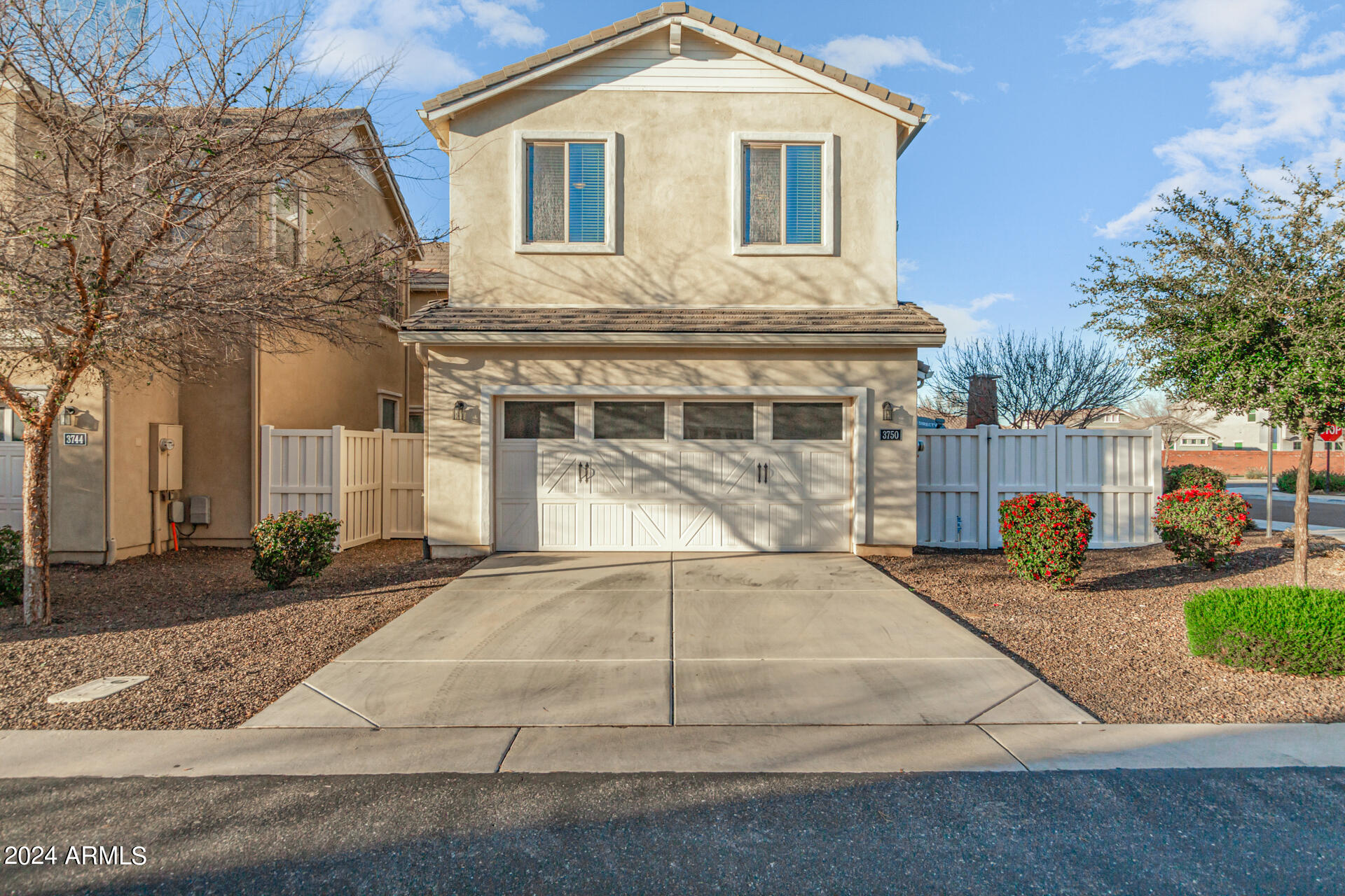 3750 E ROBERT Street