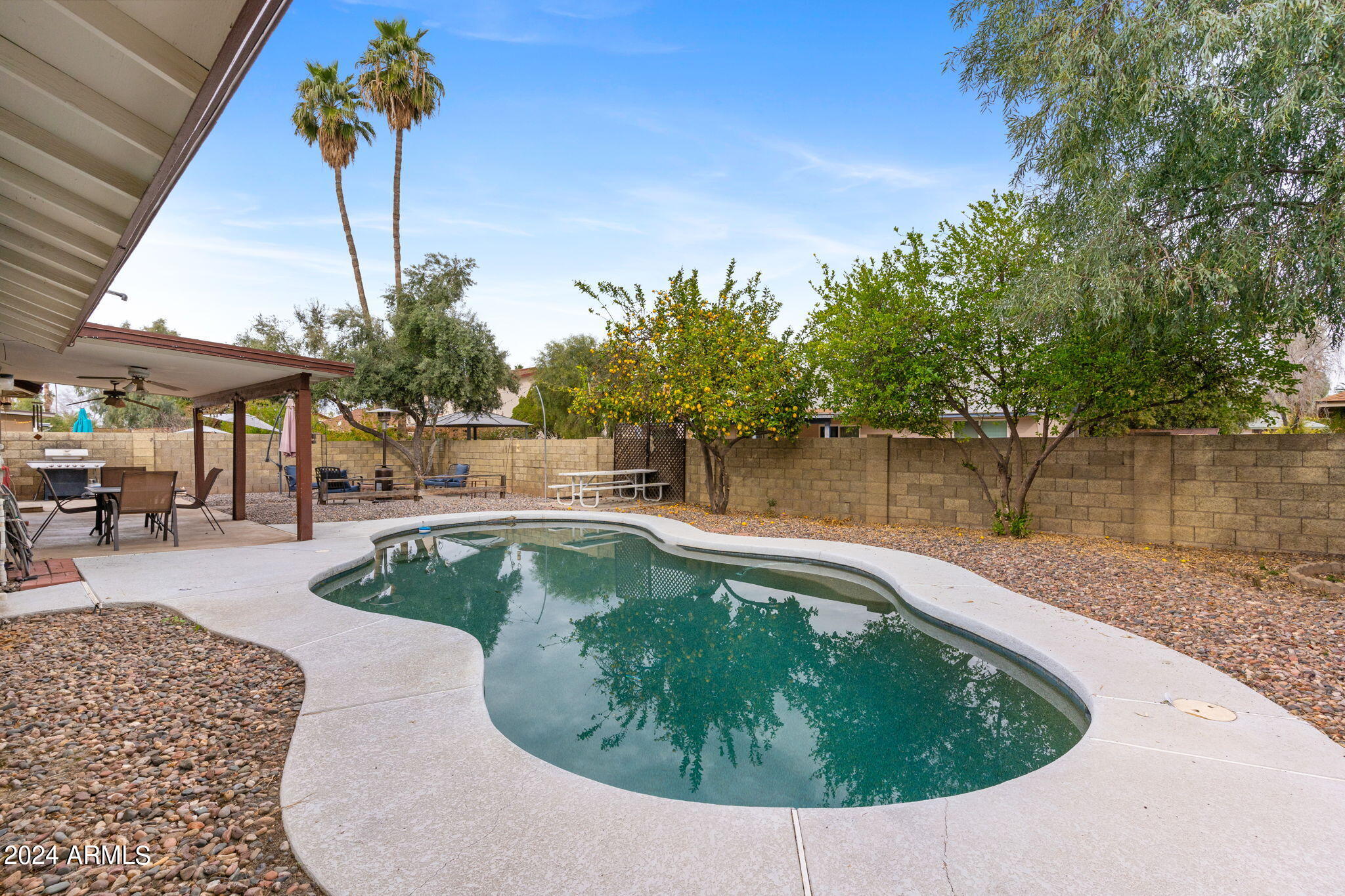 842 W NOPAL Avenue