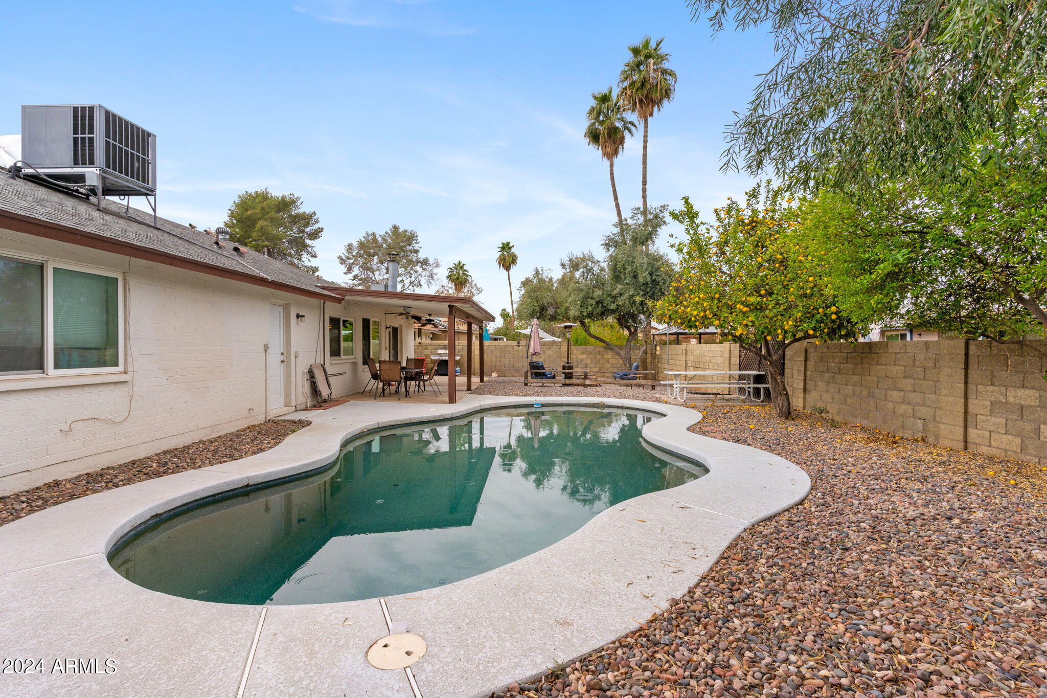 842 W NOPAL Avenue