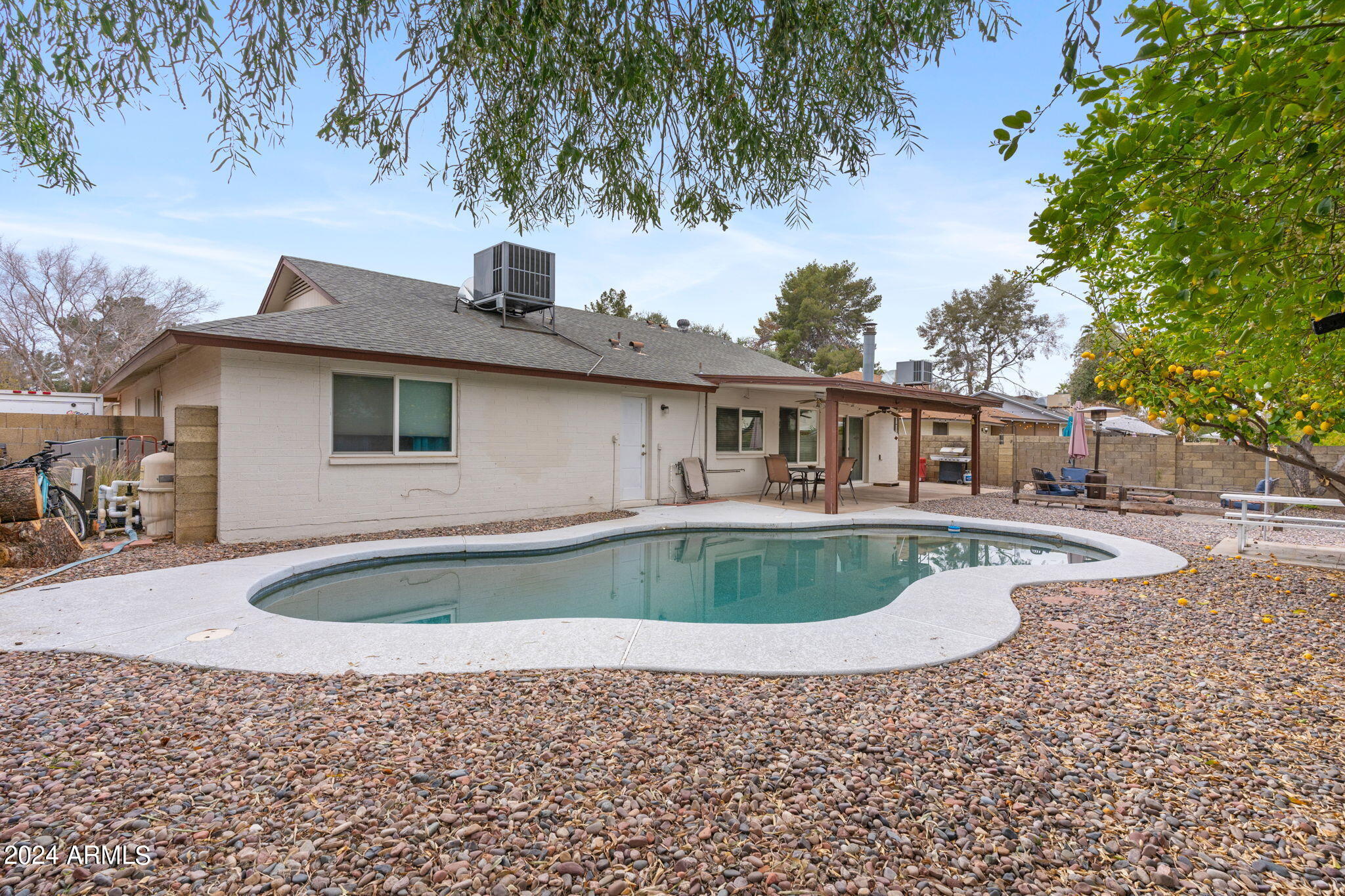 842 W NOPAL Avenue