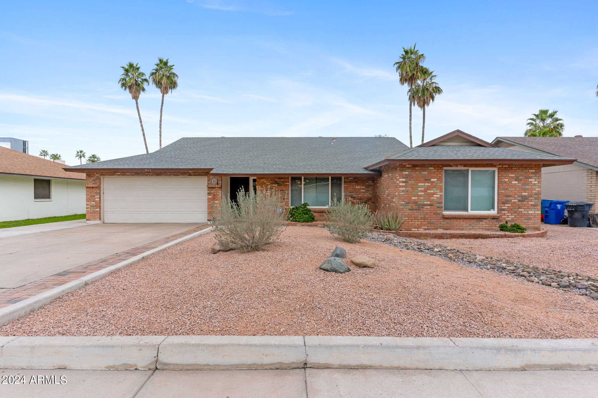 842 W NOPAL Avenue