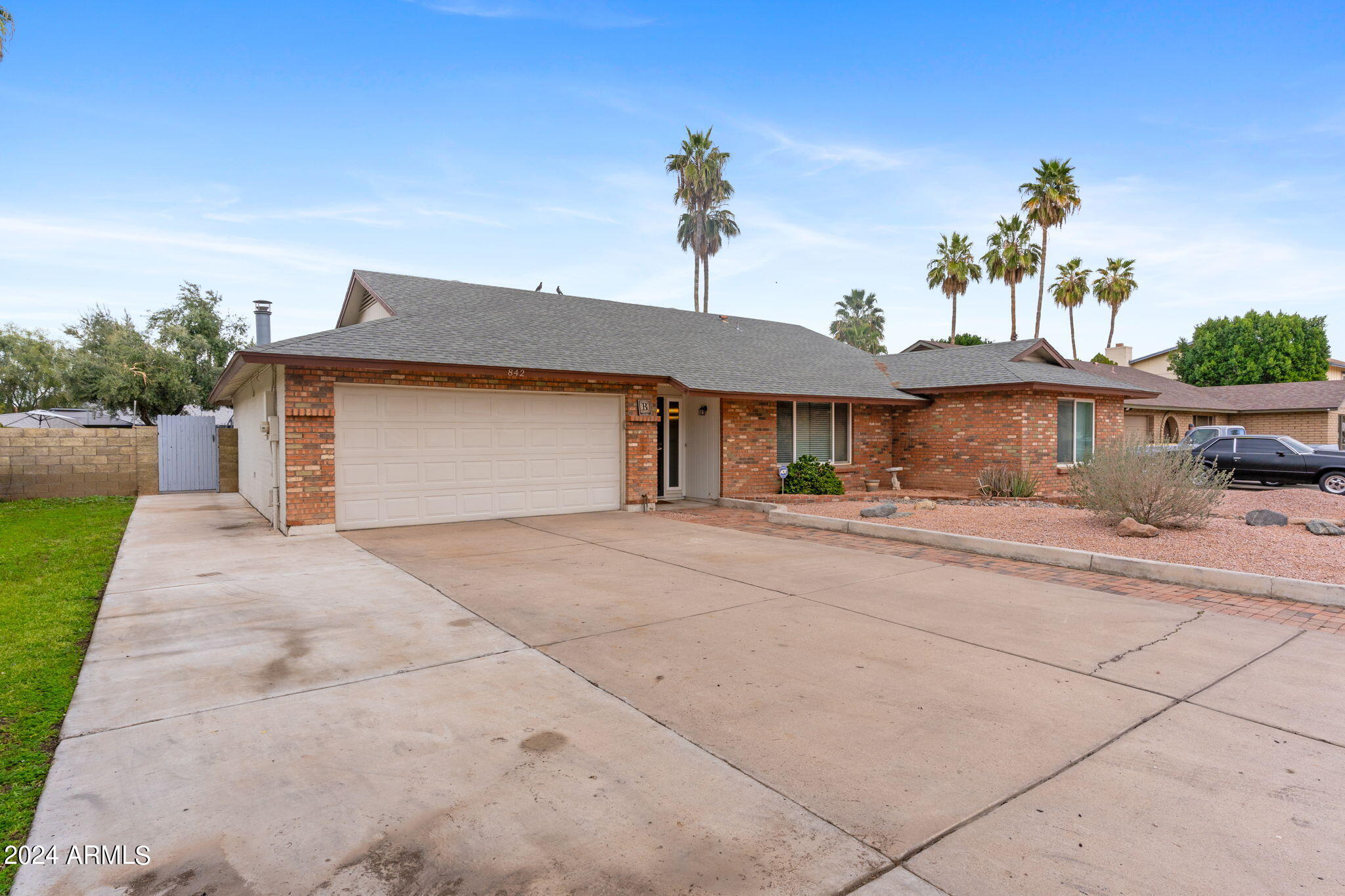 842 W NOPAL Avenue