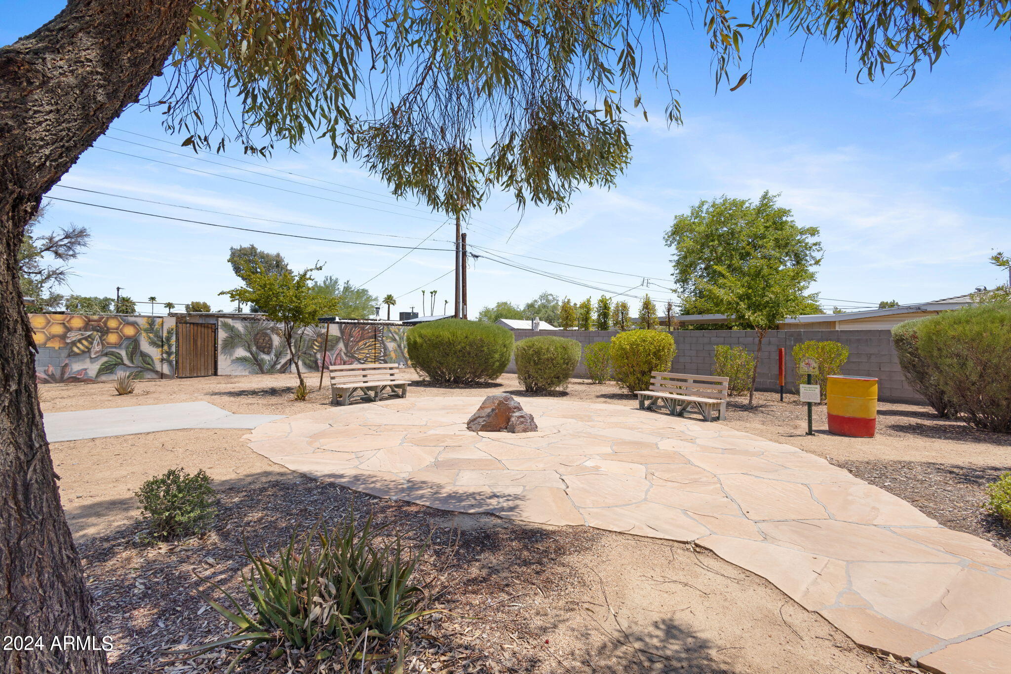 1808 N 80TH Place