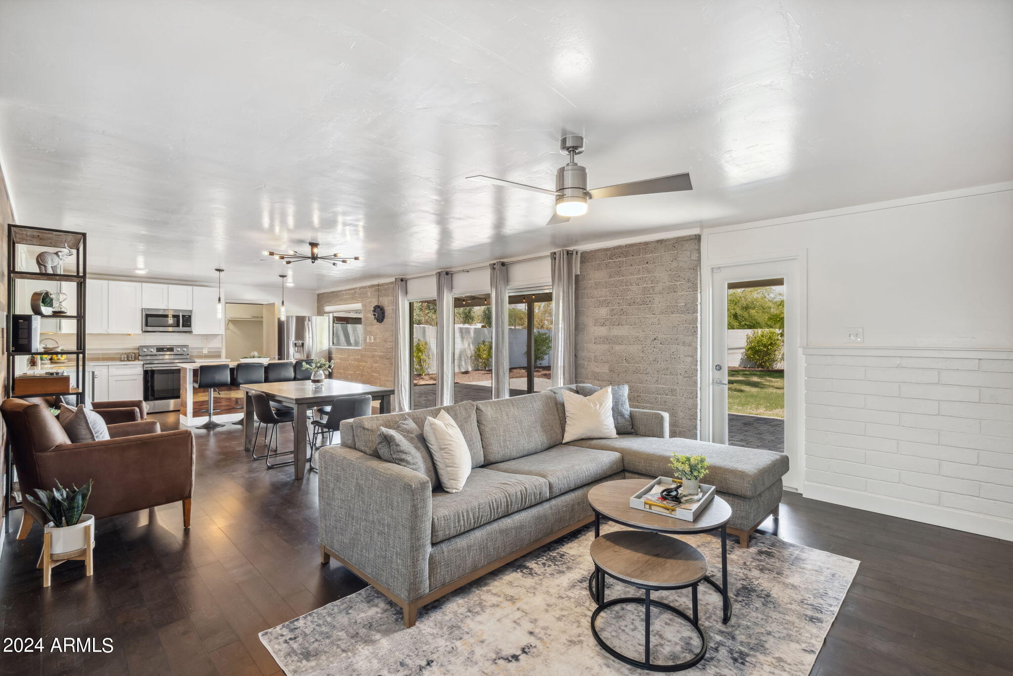1808 N 80TH Place