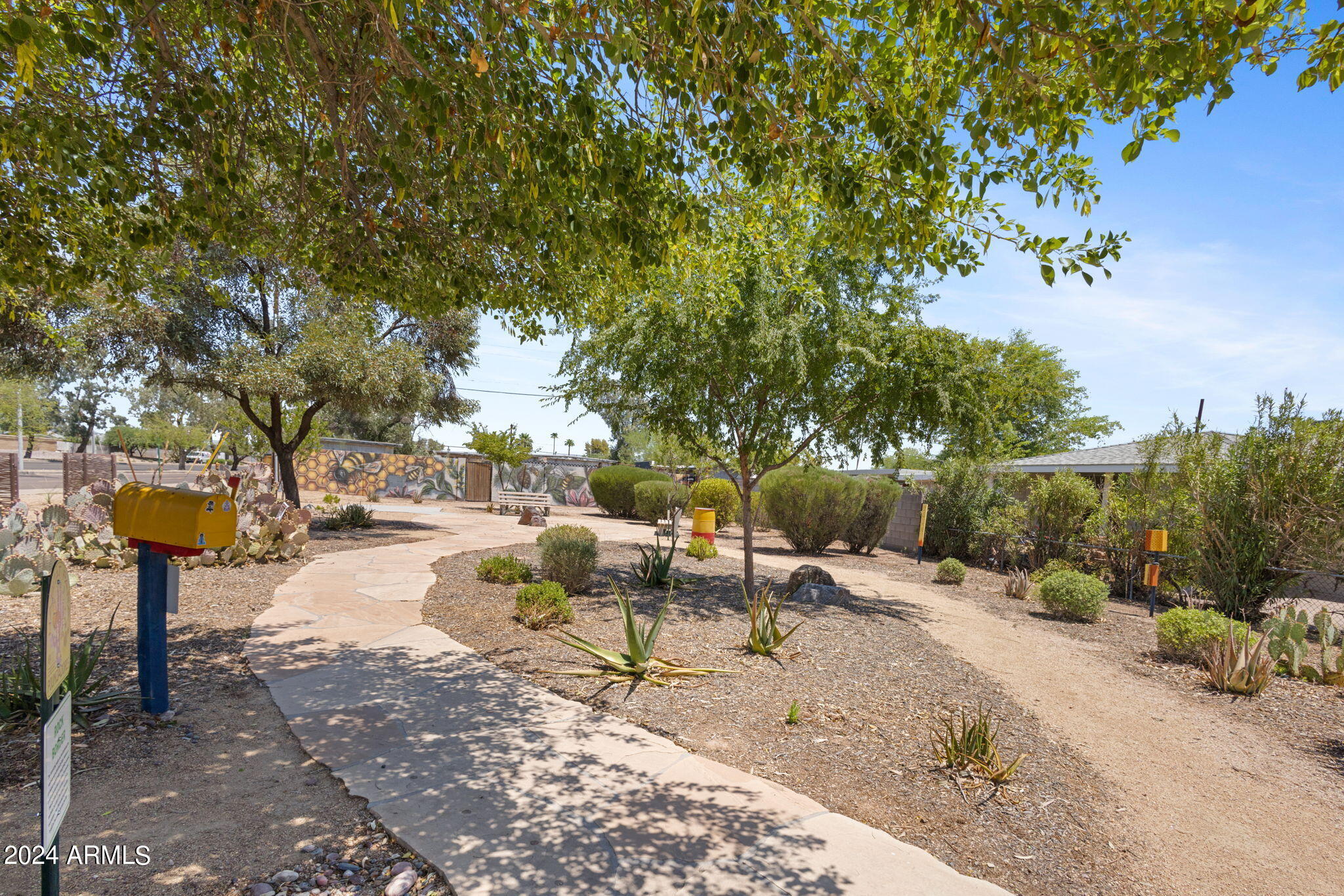 1808 N 80TH Place