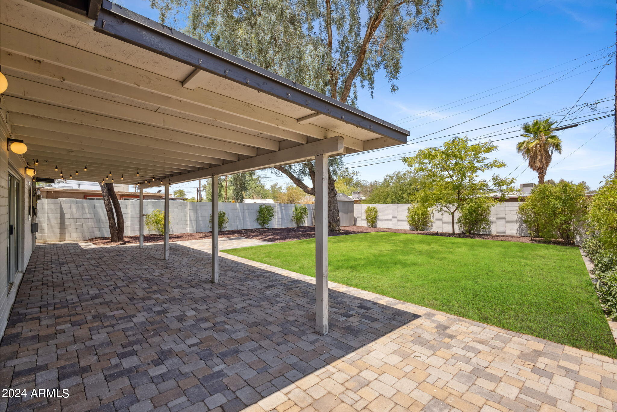 1808 N 80TH Place