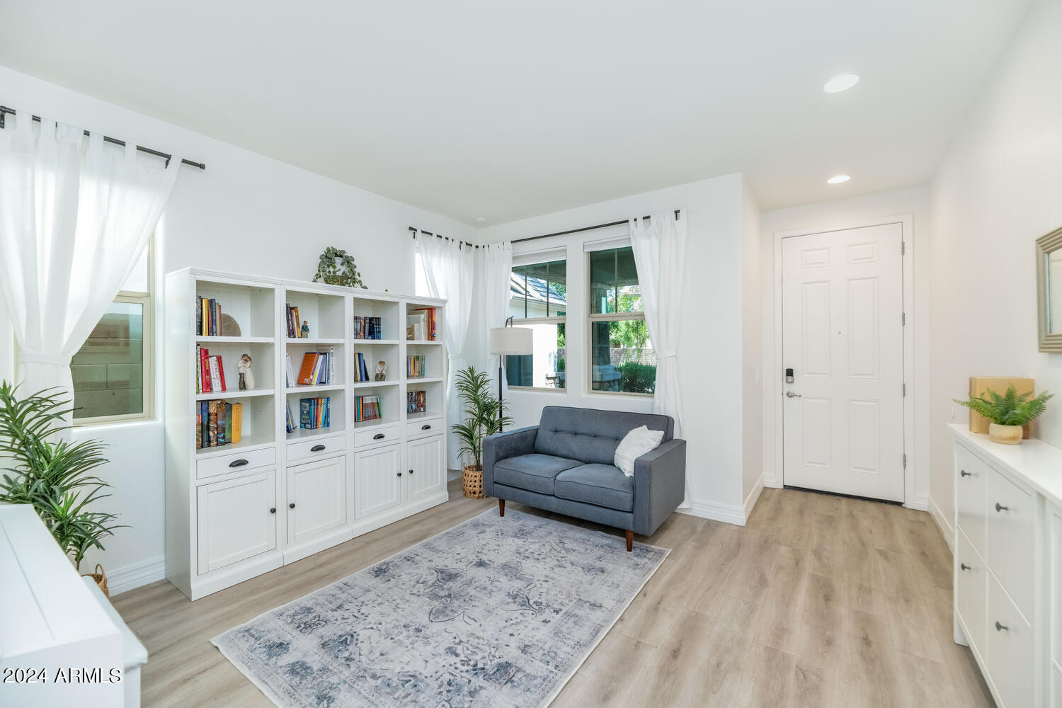 9969 W LOUISE Drive