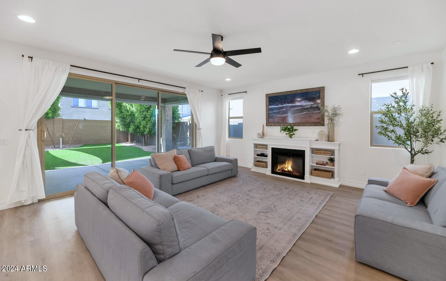 9969 W LOUISE Drive