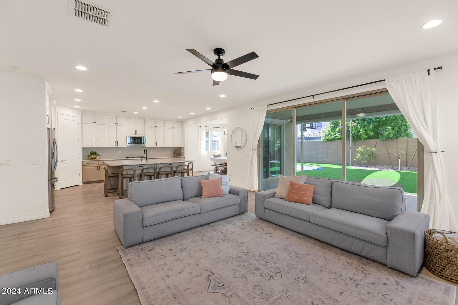 9969 W LOUISE Drive