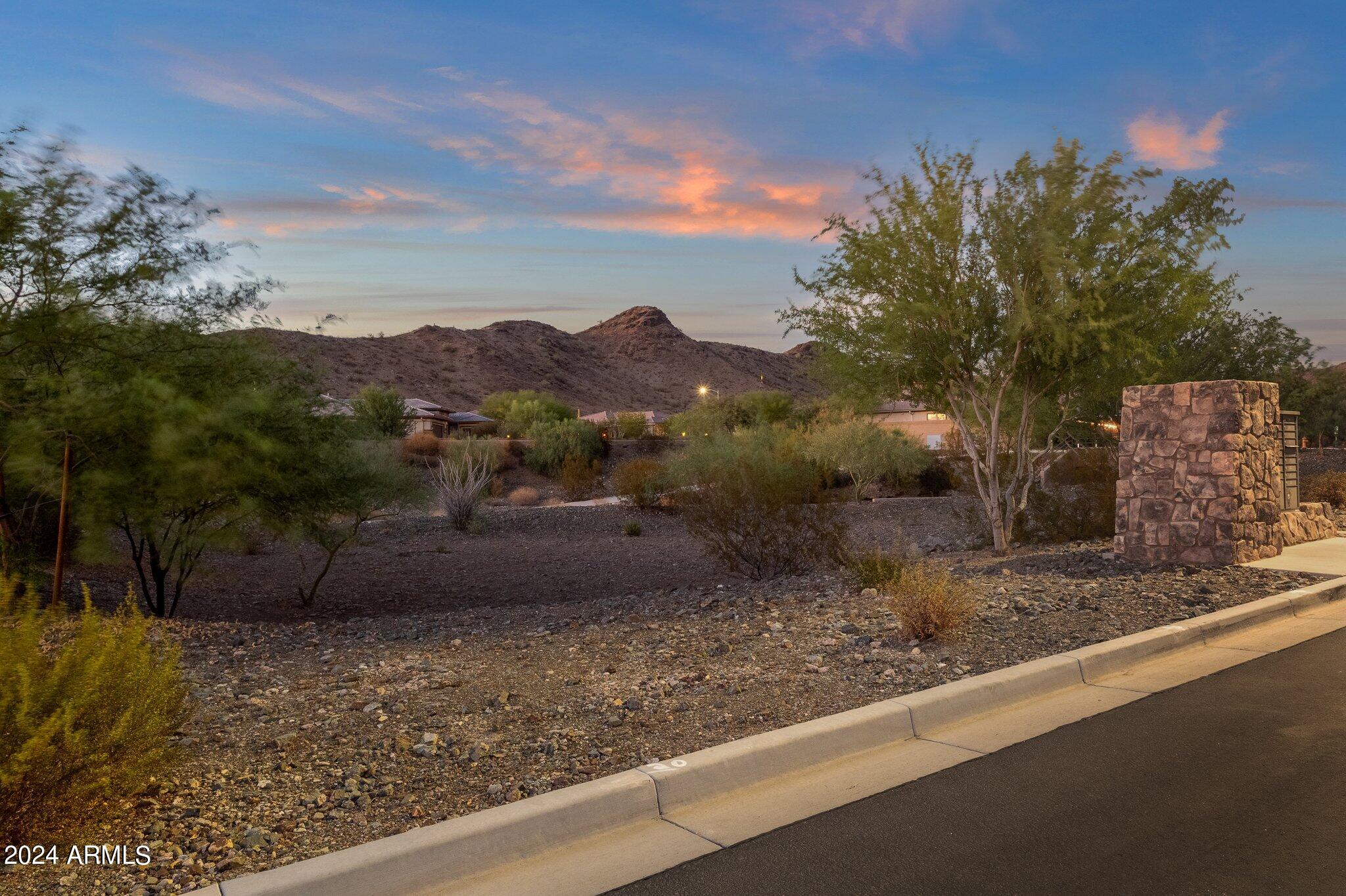 3611 W HIDDENVIEW Drive