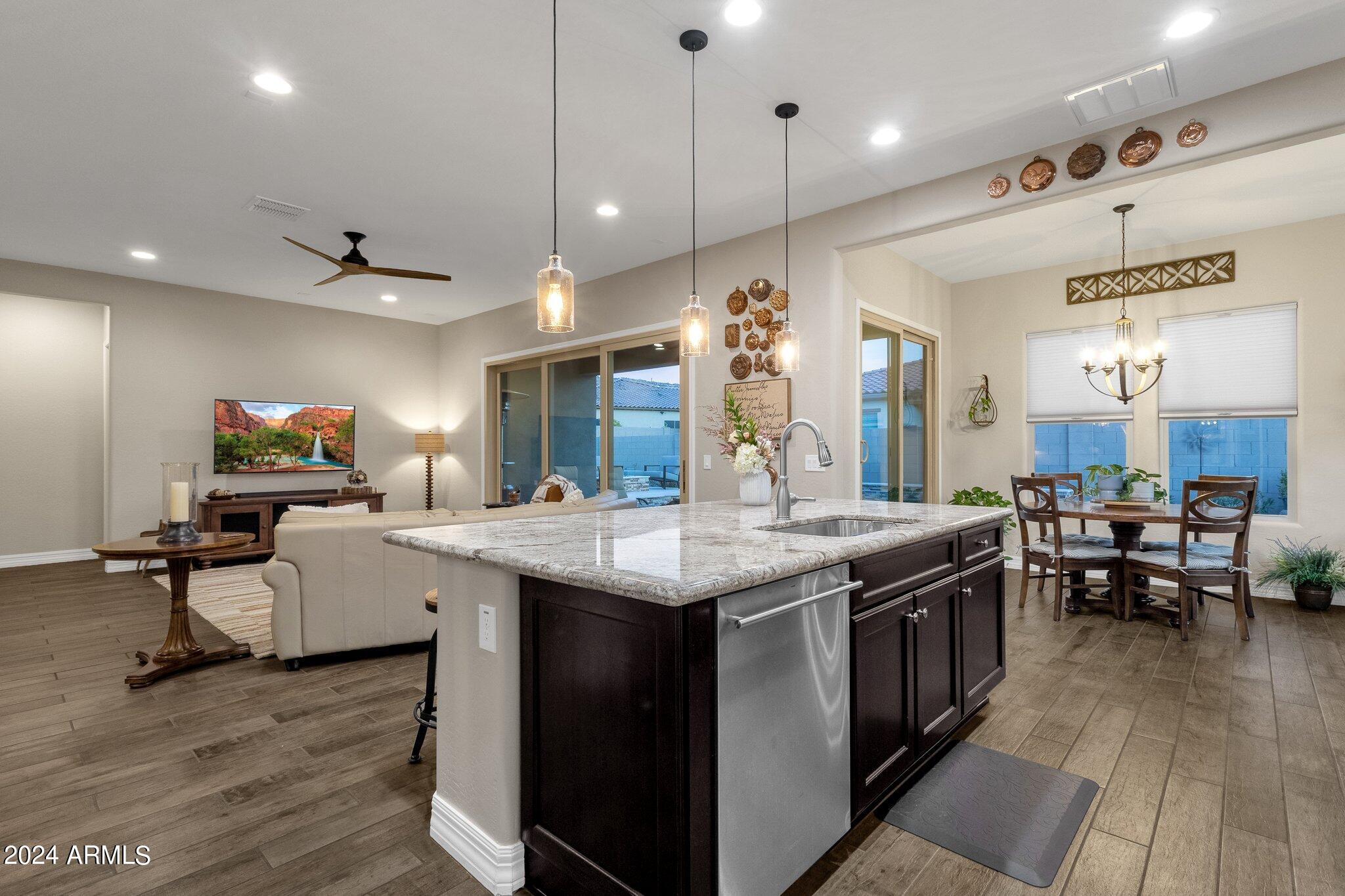 3611 W HIDDENVIEW Drive