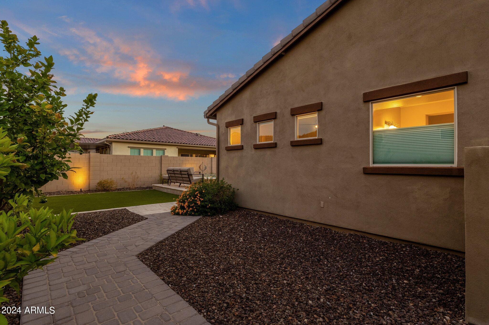 3611 W HIDDENVIEW Drive