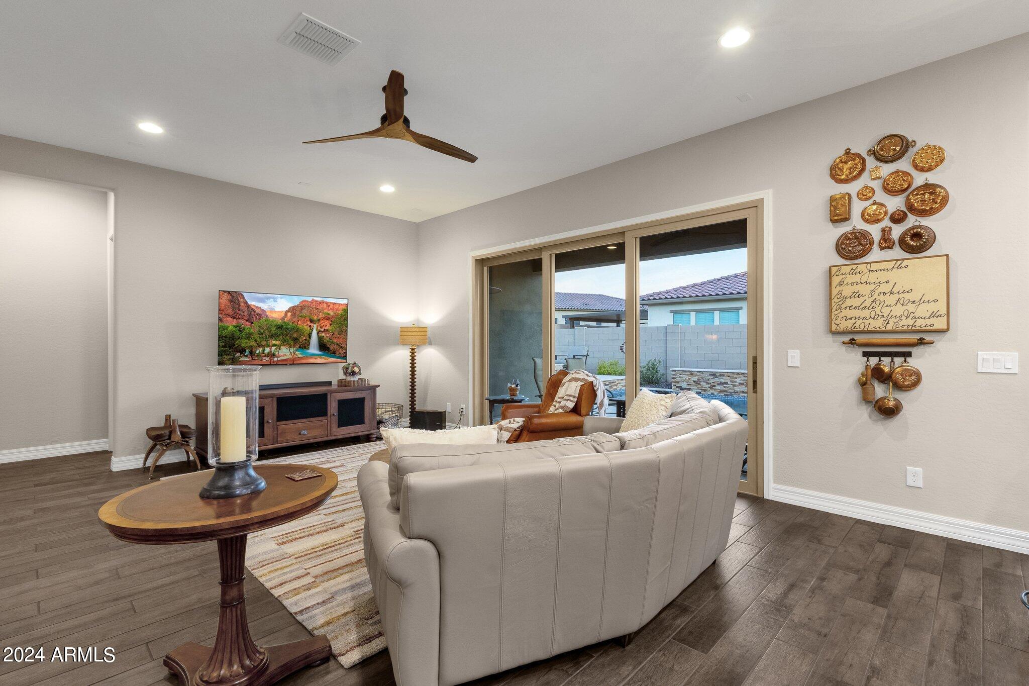 3611 W HIDDENVIEW Drive