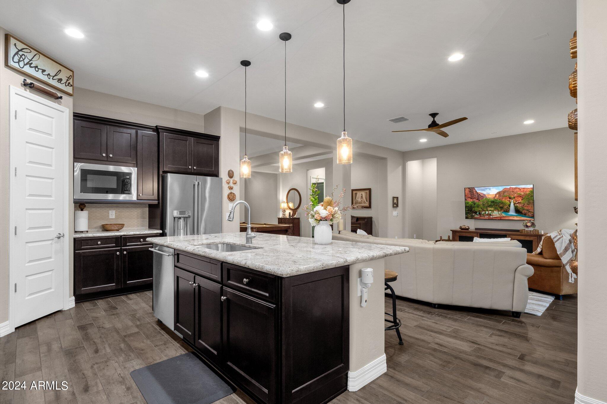 3611 W HIDDENVIEW Drive