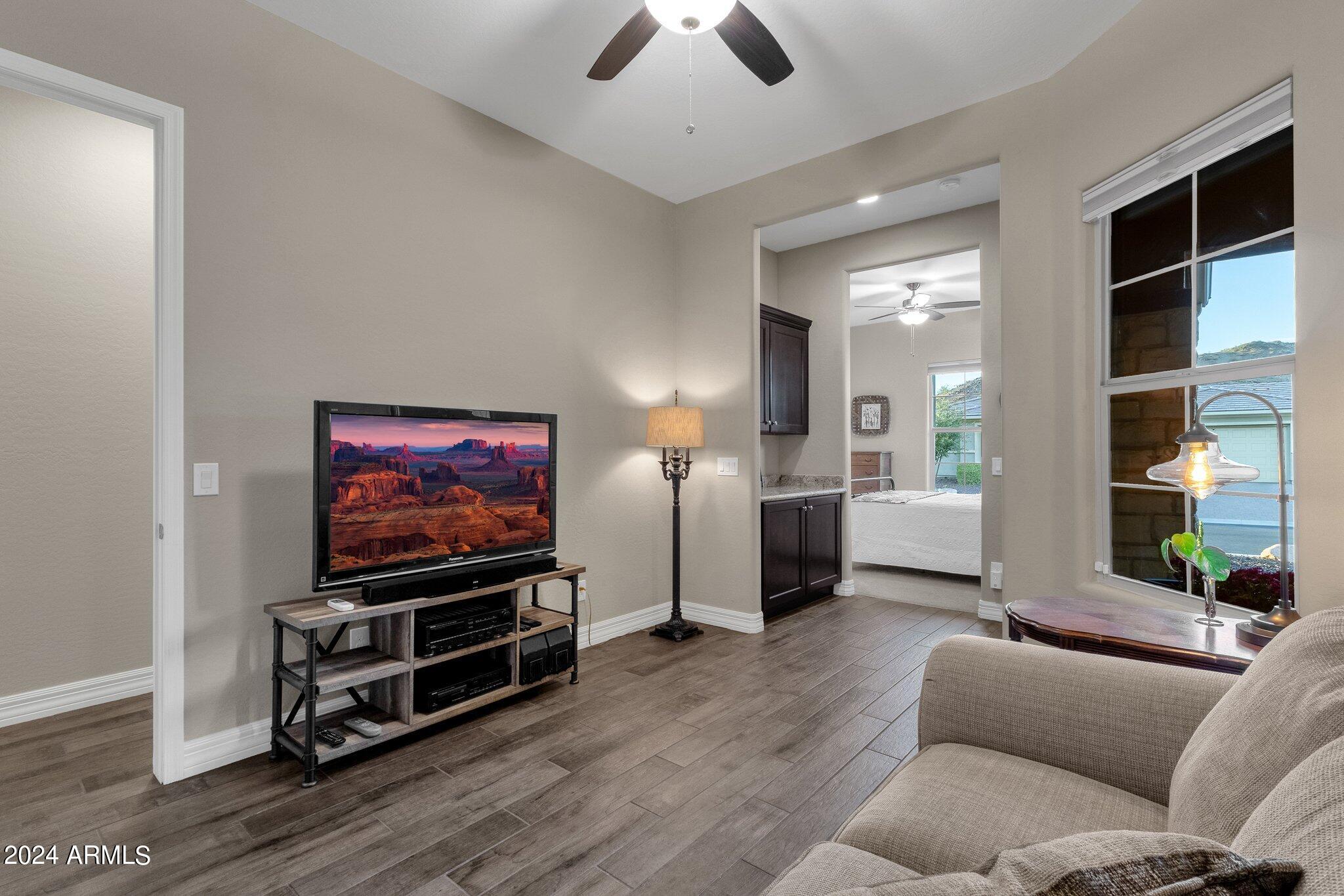 3611 W HIDDENVIEW Drive