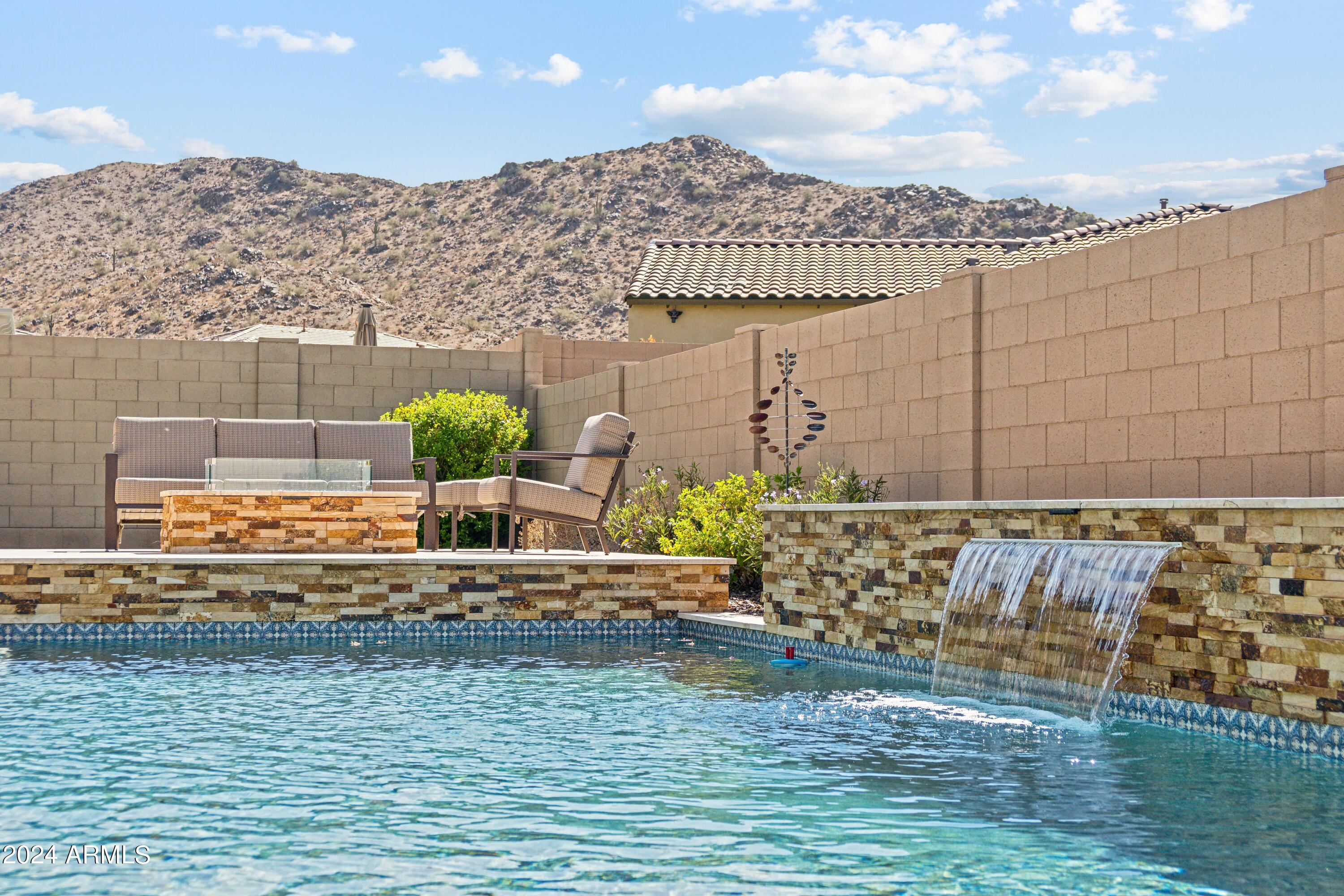 3611 W HIDDENVIEW Drive