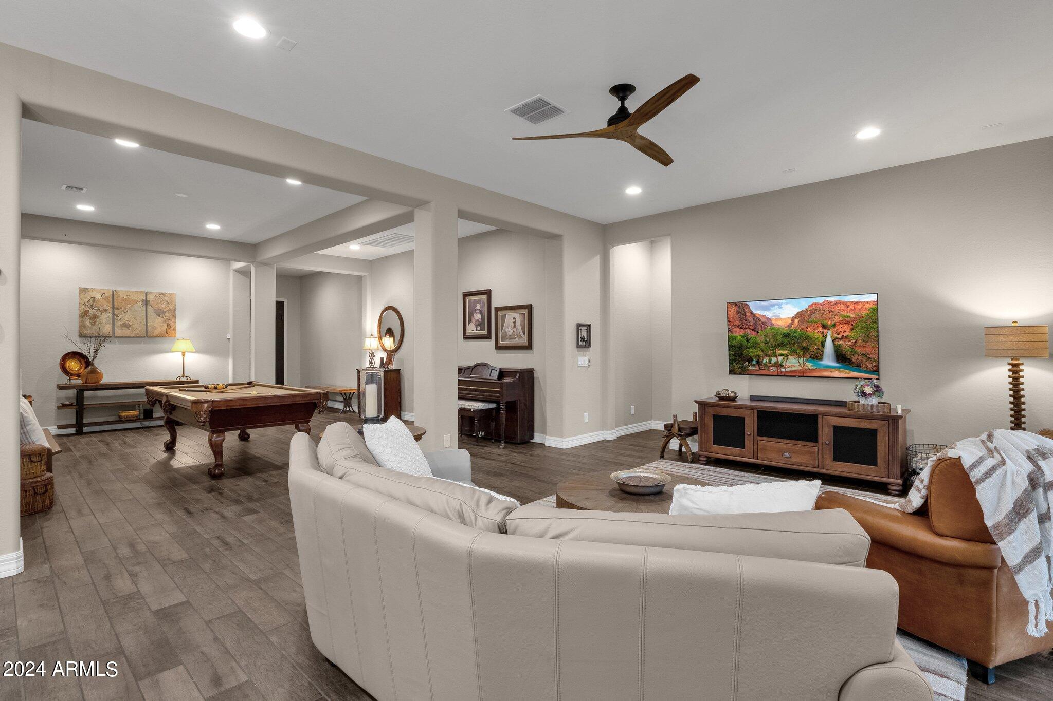 3611 W HIDDENVIEW Drive