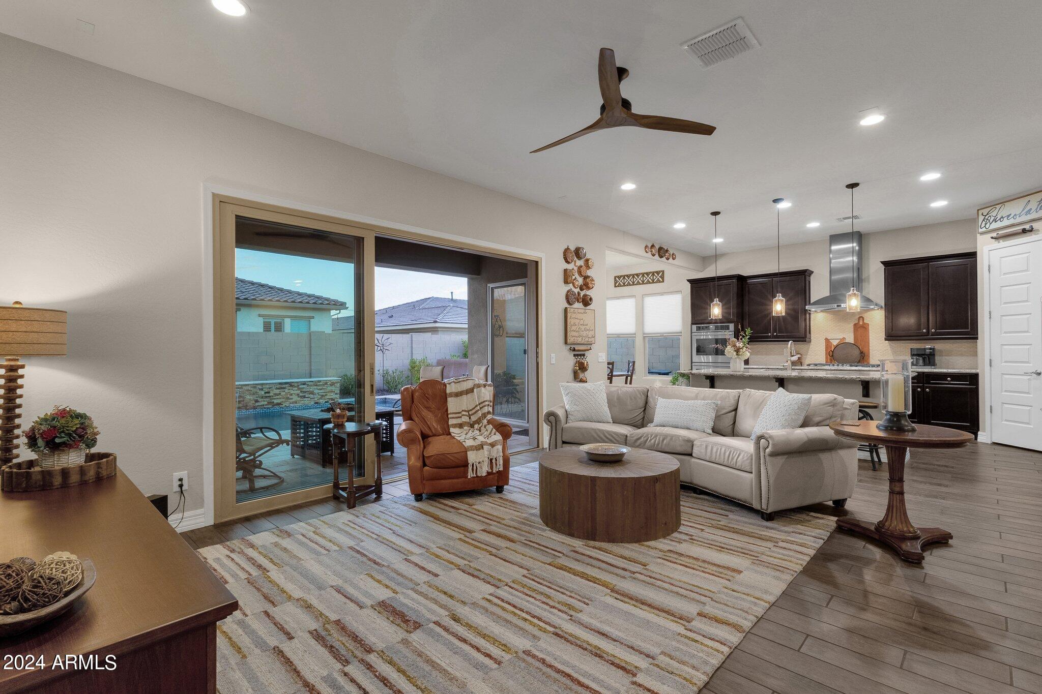 3611 W HIDDENVIEW Drive