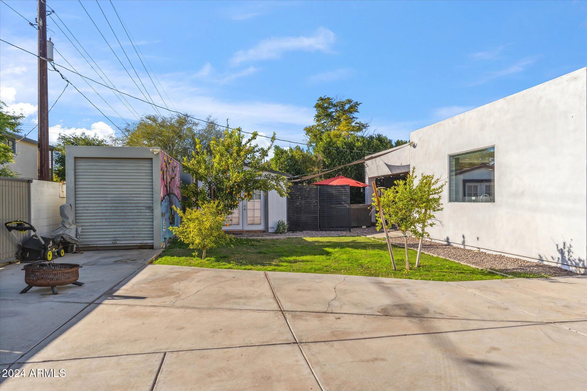 6643 E VERNON Avenue