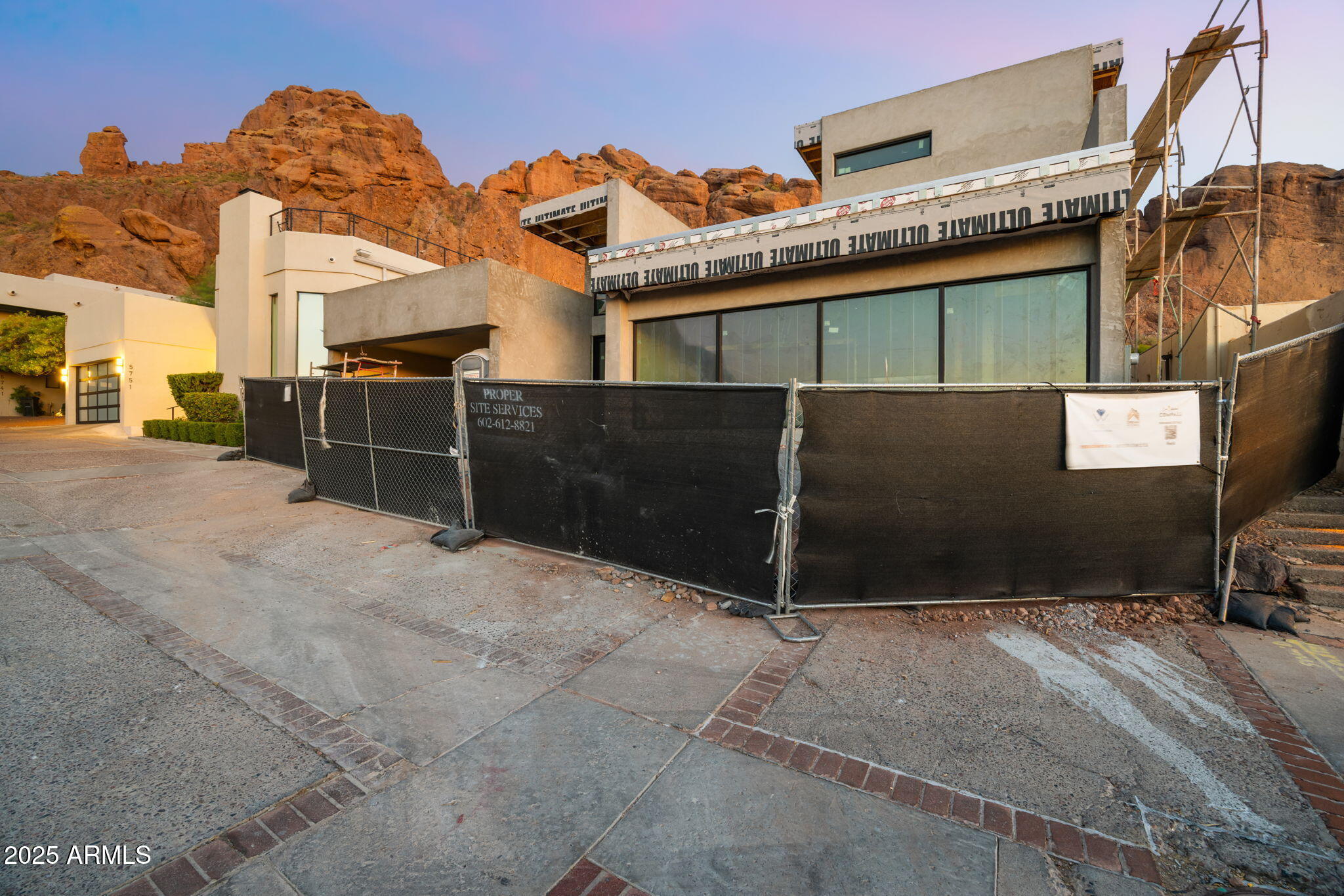 5761 N ECHO CANYON Circle