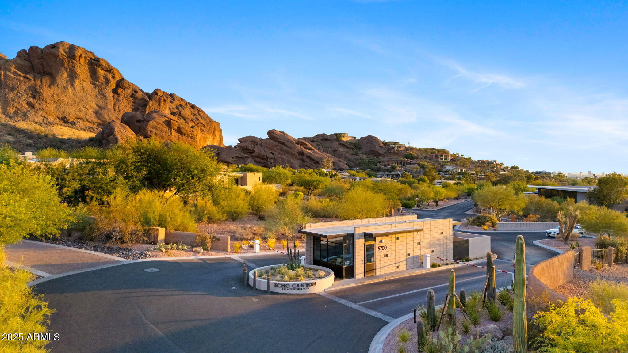 5761 N ECHO CANYON Circle