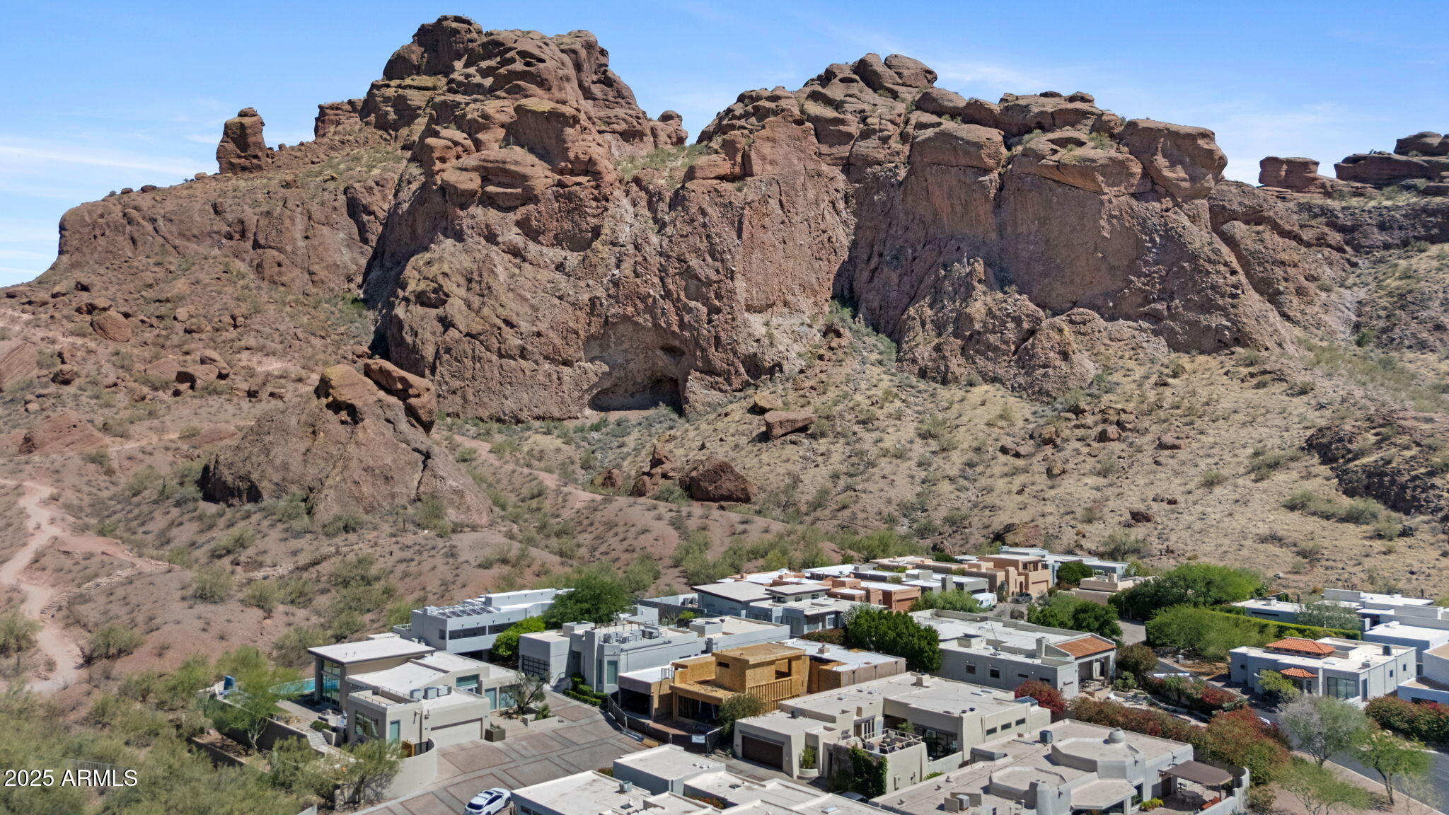5761 N ECHO CANYON Circle