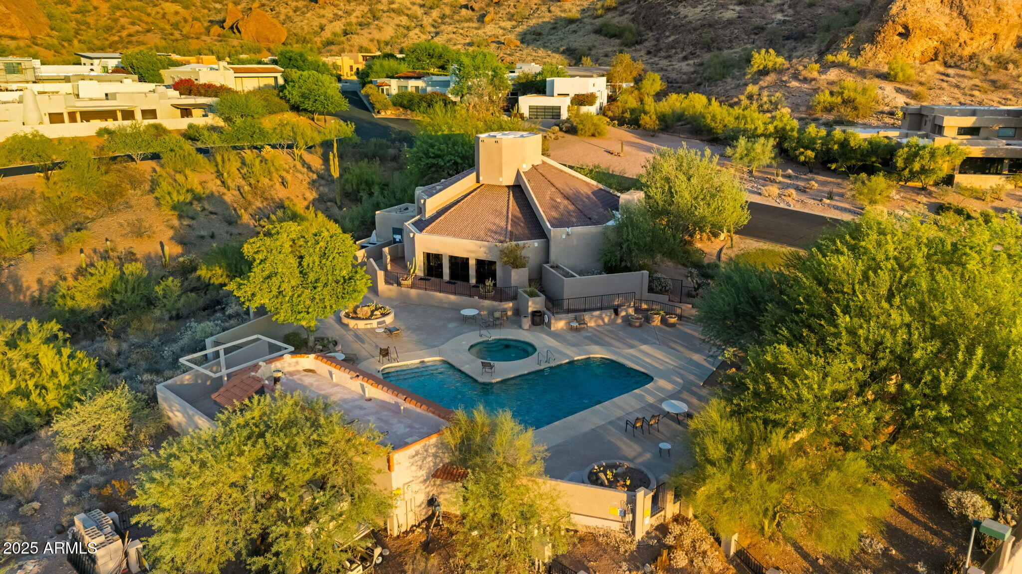 5761 N ECHO CANYON Circle