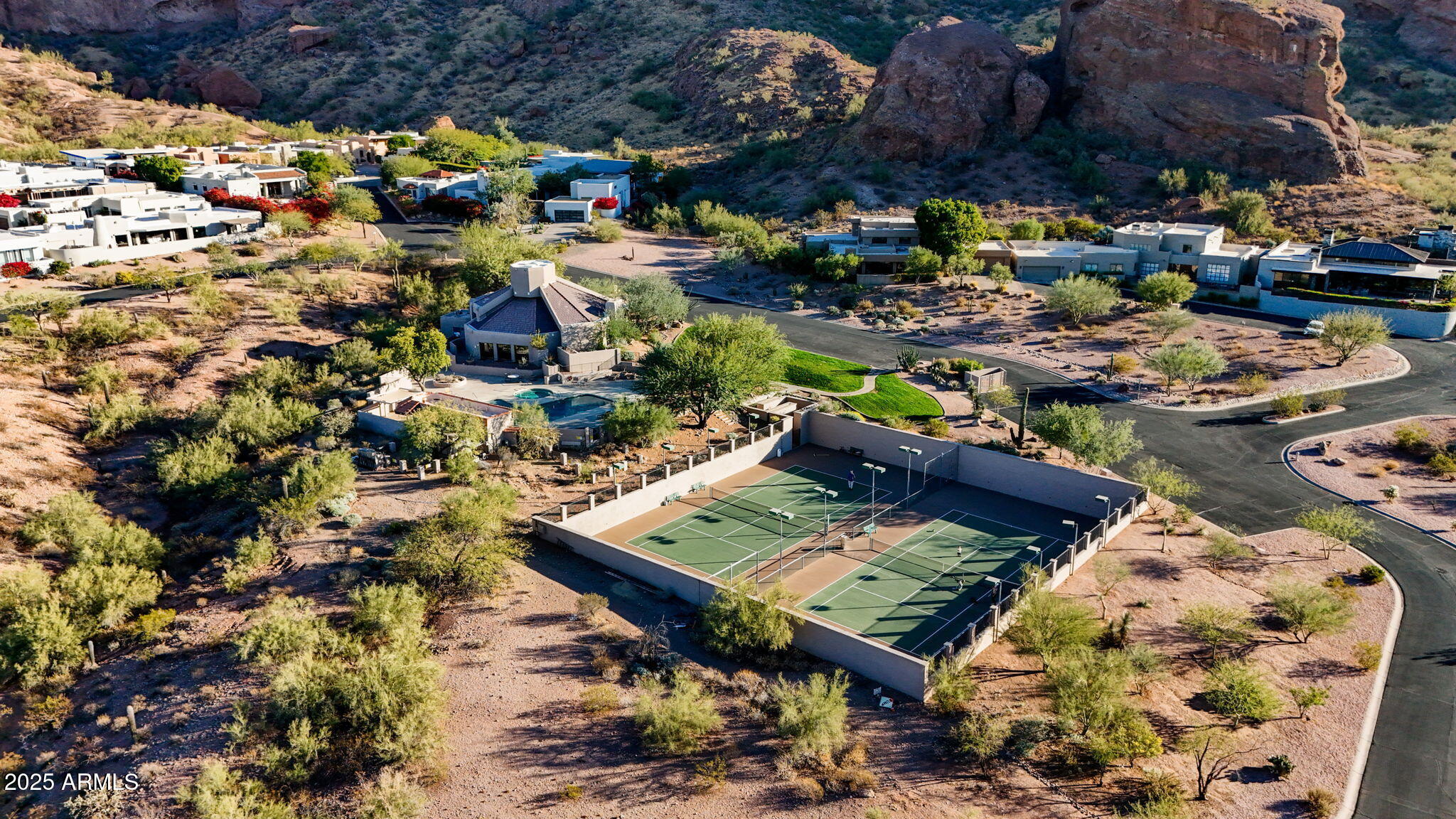 5761 N ECHO CANYON Circle