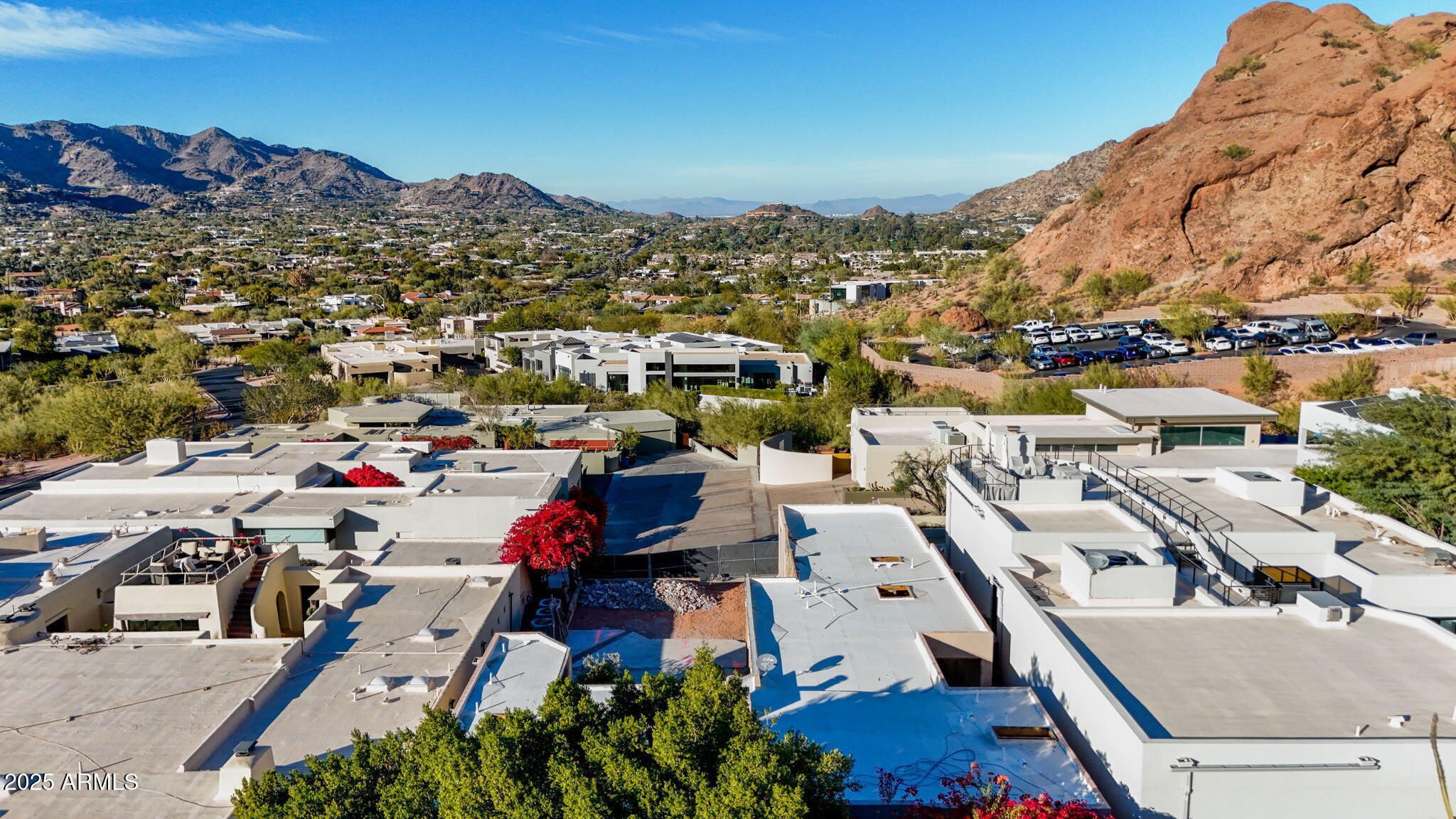 5761 N ECHO CANYON Circle