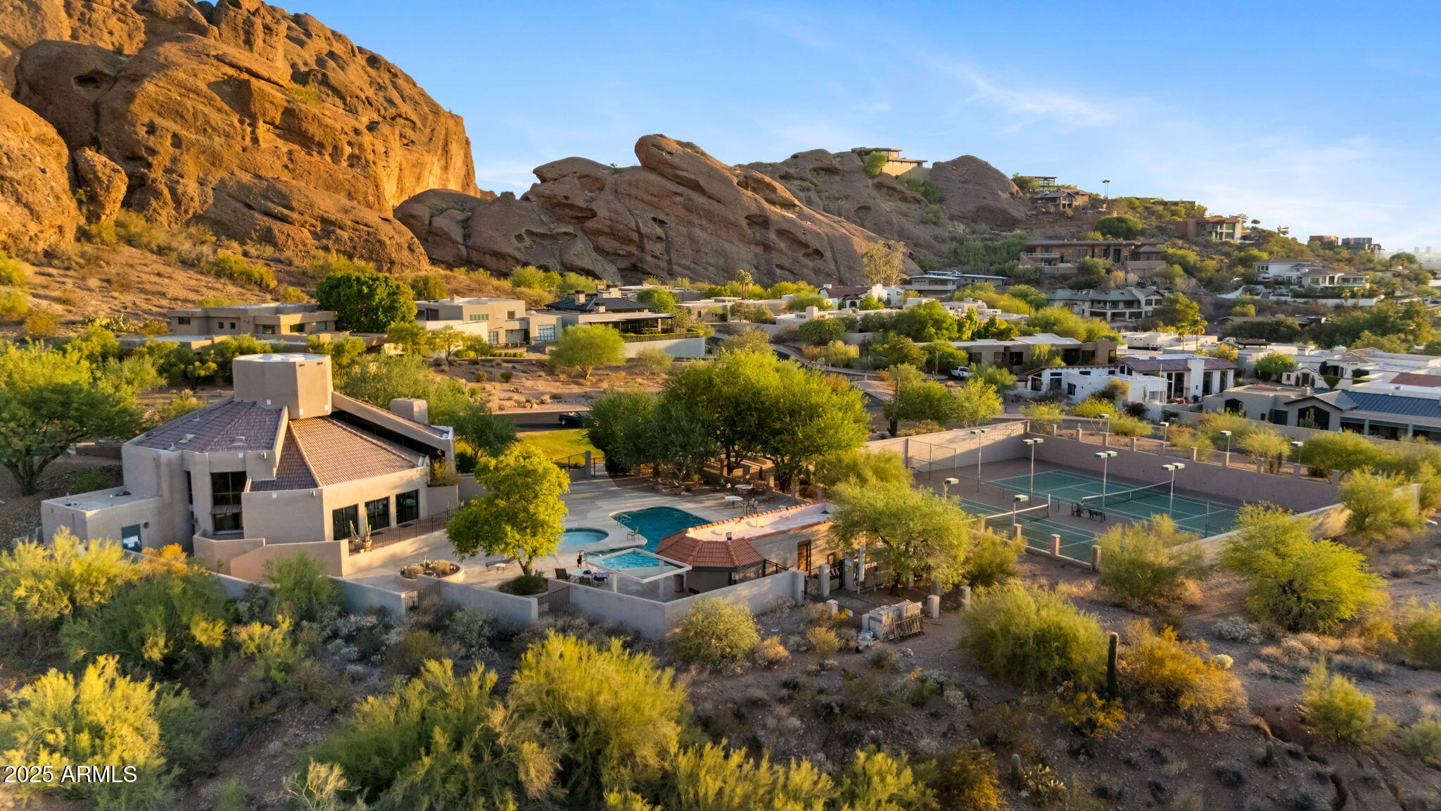 5761 N ECHO CANYON Circle