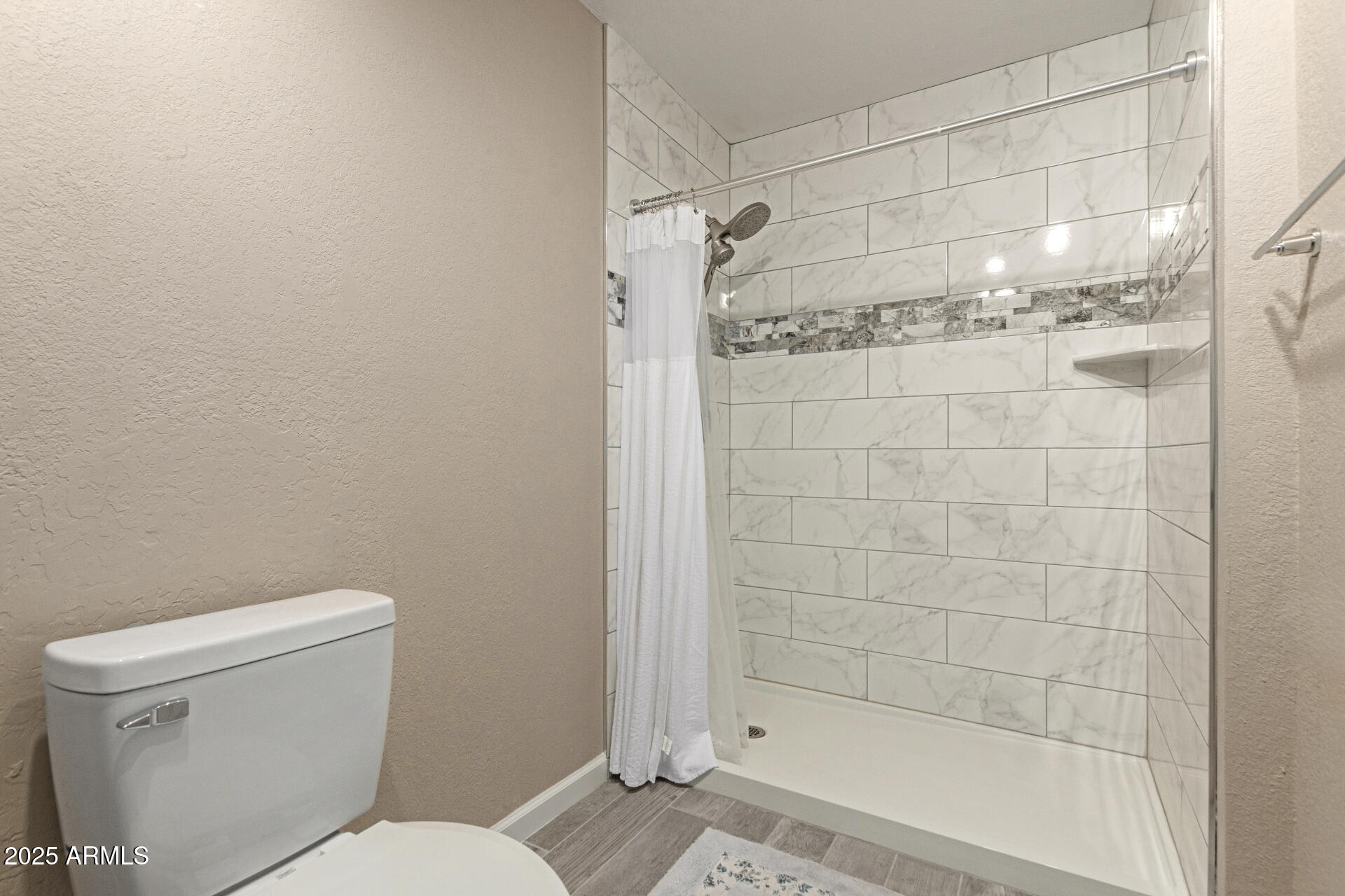 1217 N MILLER Road, 32