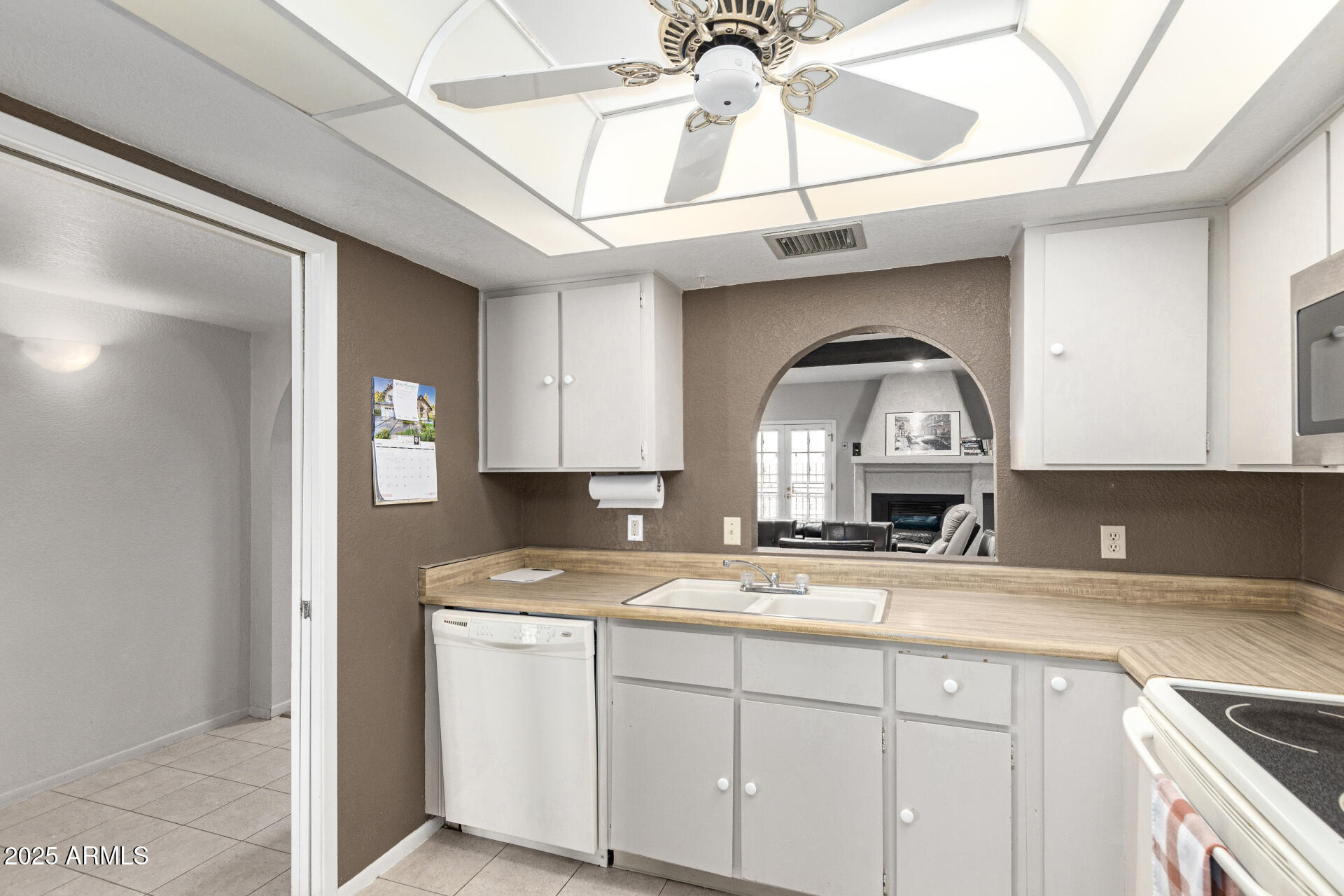 1217 N MILLER Road, 32